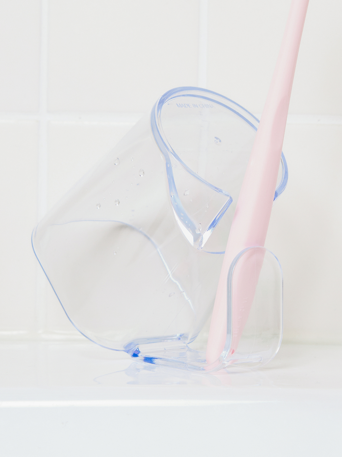사선 칫솔꽂이 양치컵
