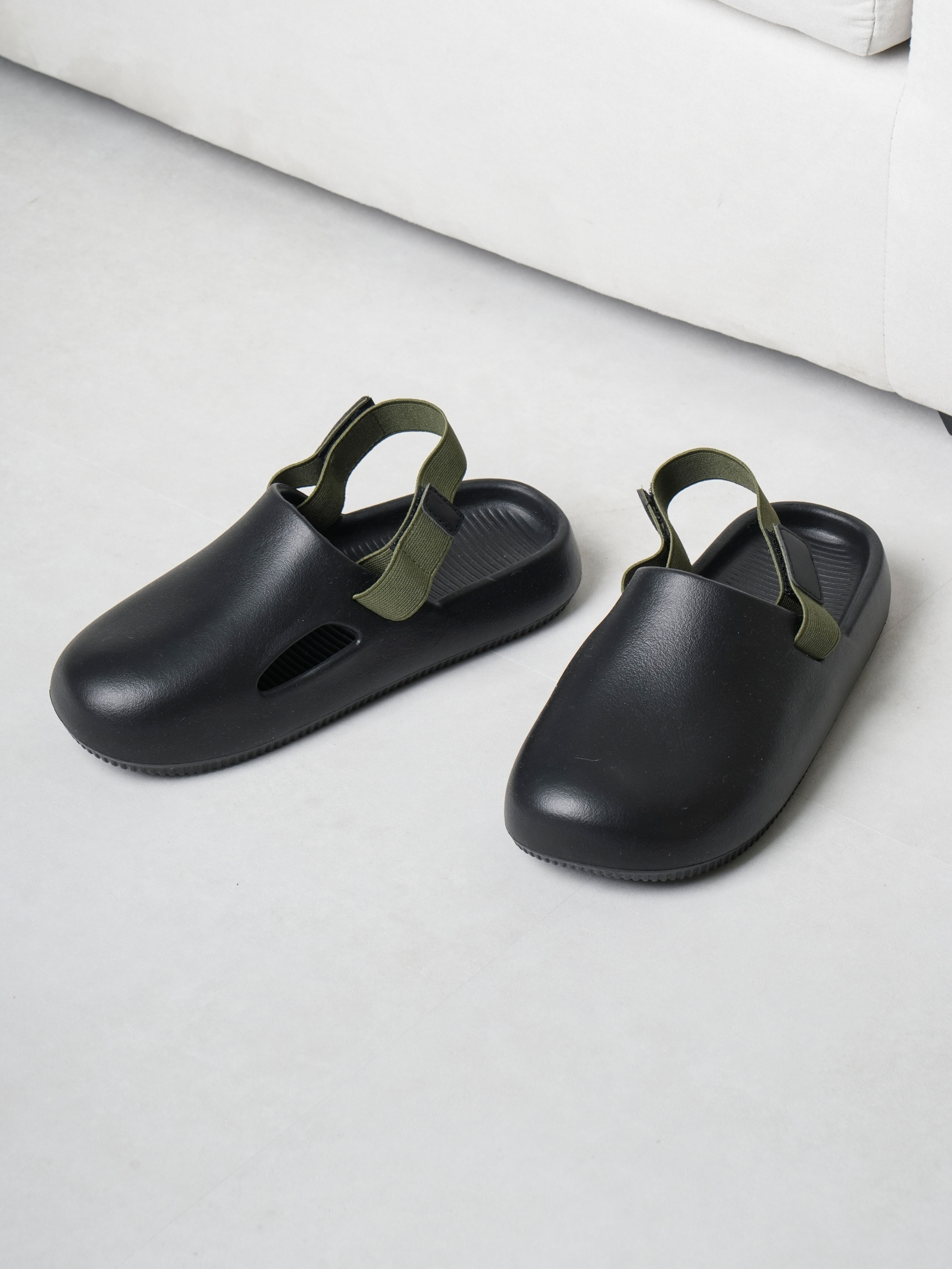 Closed banding sandals 260~280 mm