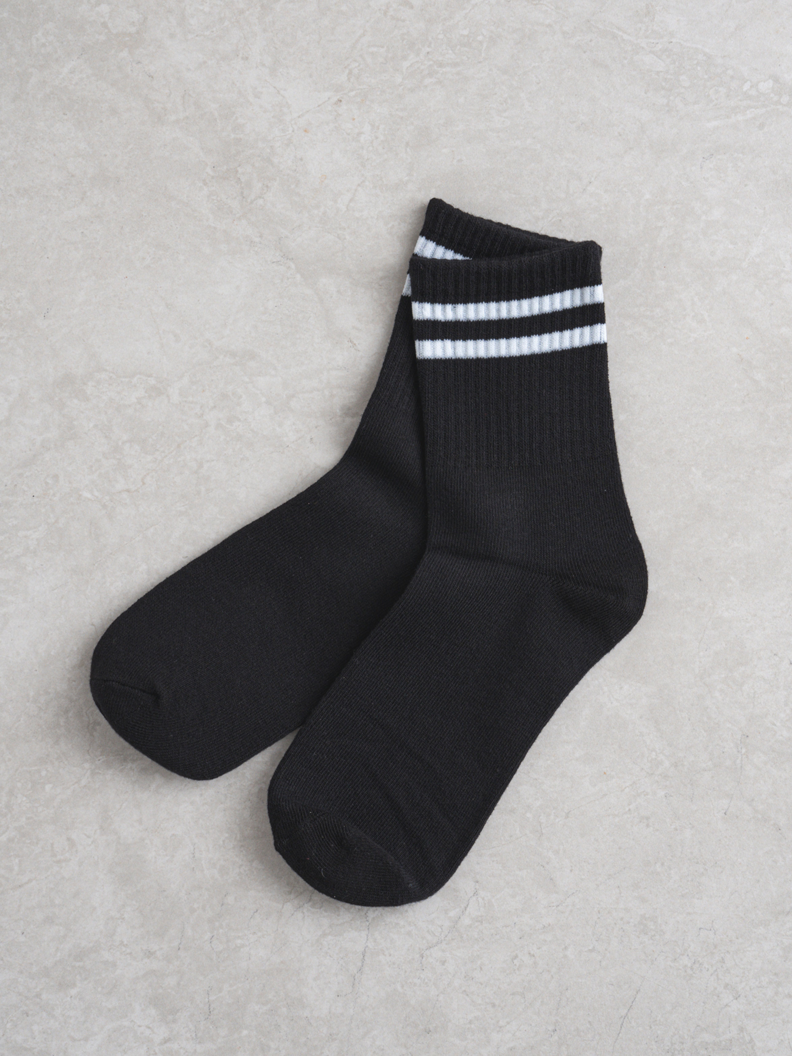 women ankle ringle socks black
