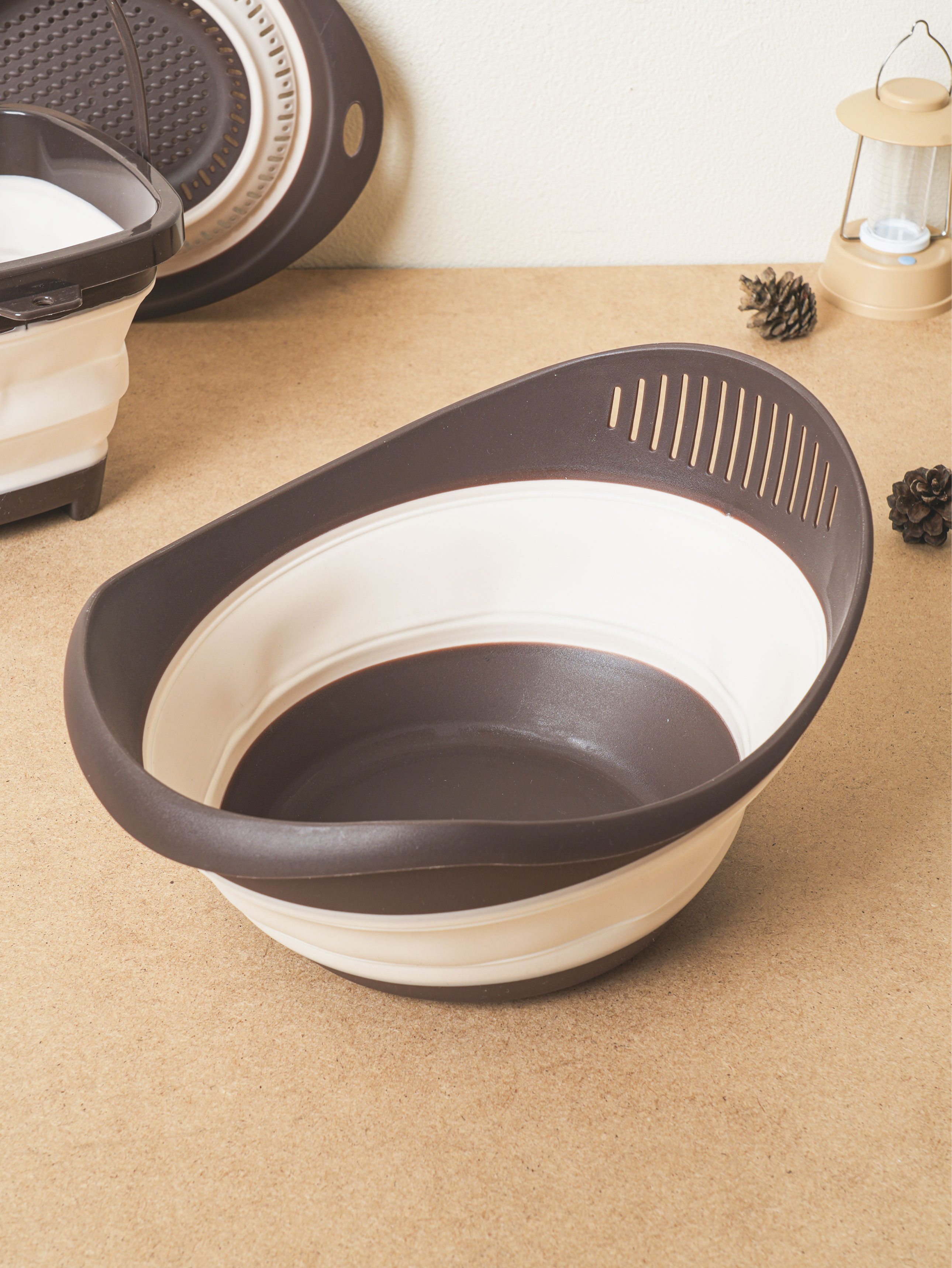 Foldable oval mixing bowl 31