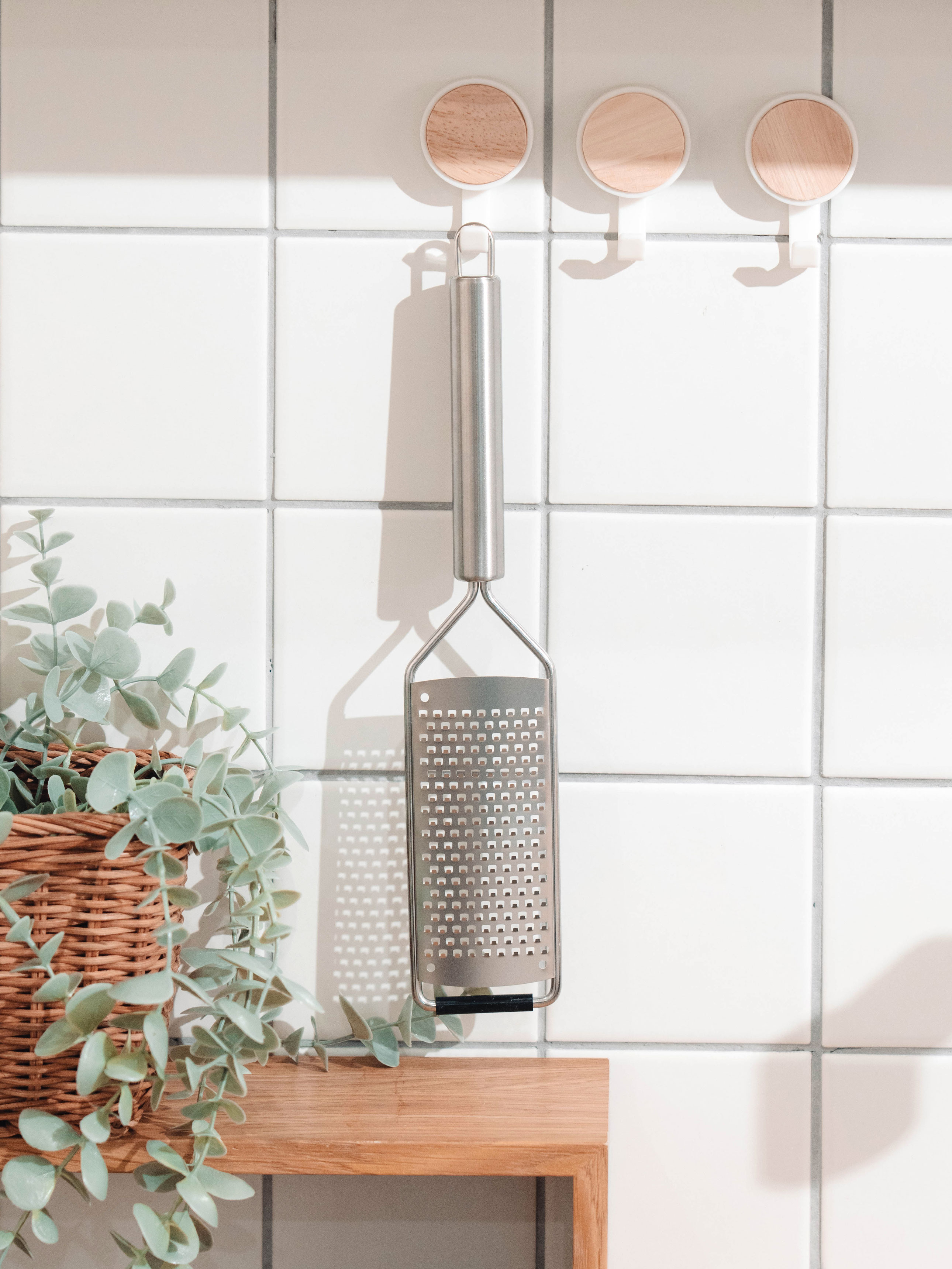 Stainless steel cheese grater wide type