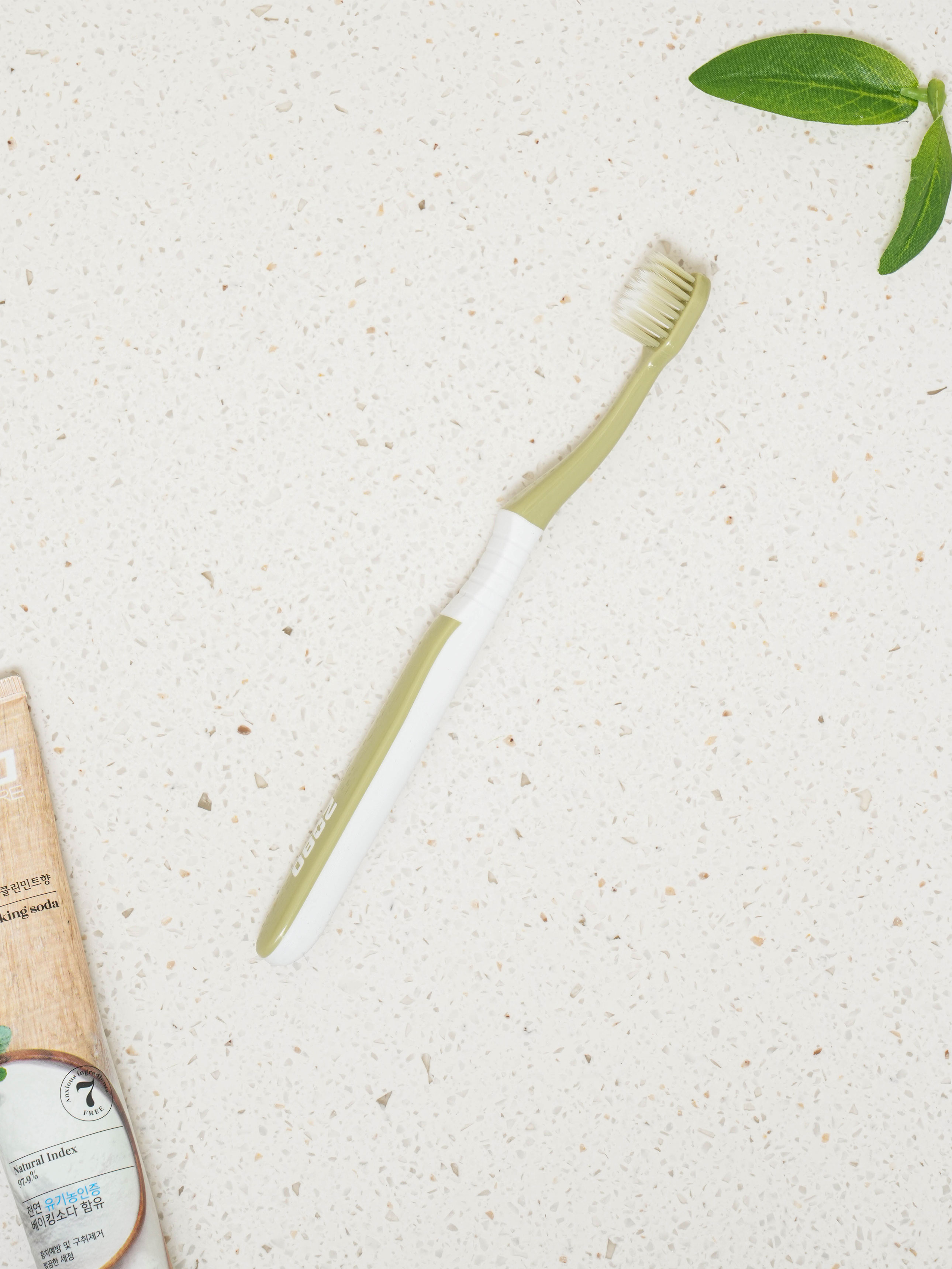 2080 Toothbrush fine bristles containing sea bamboo shoot salt