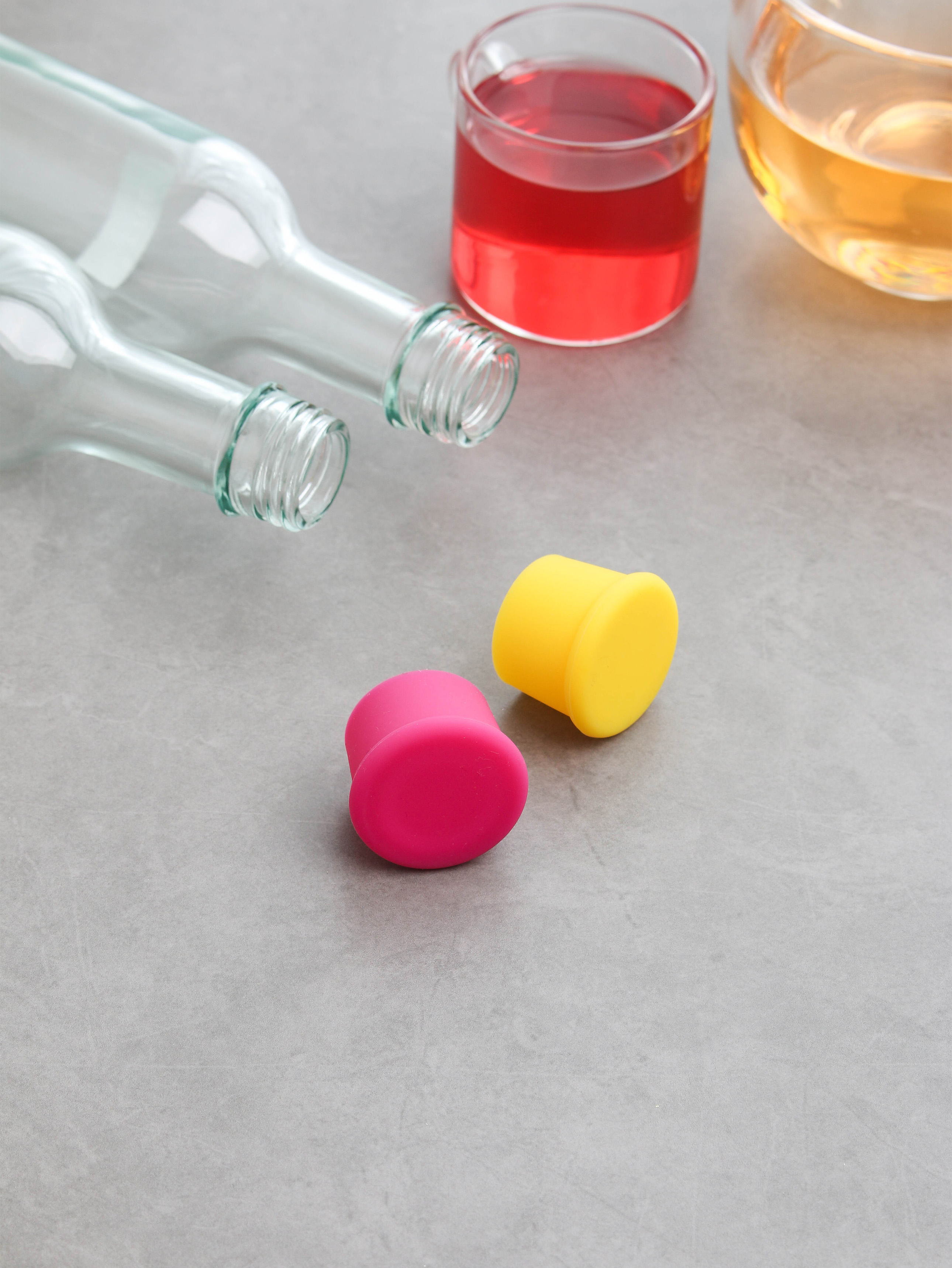 2 multipurpose silicone bottle caps