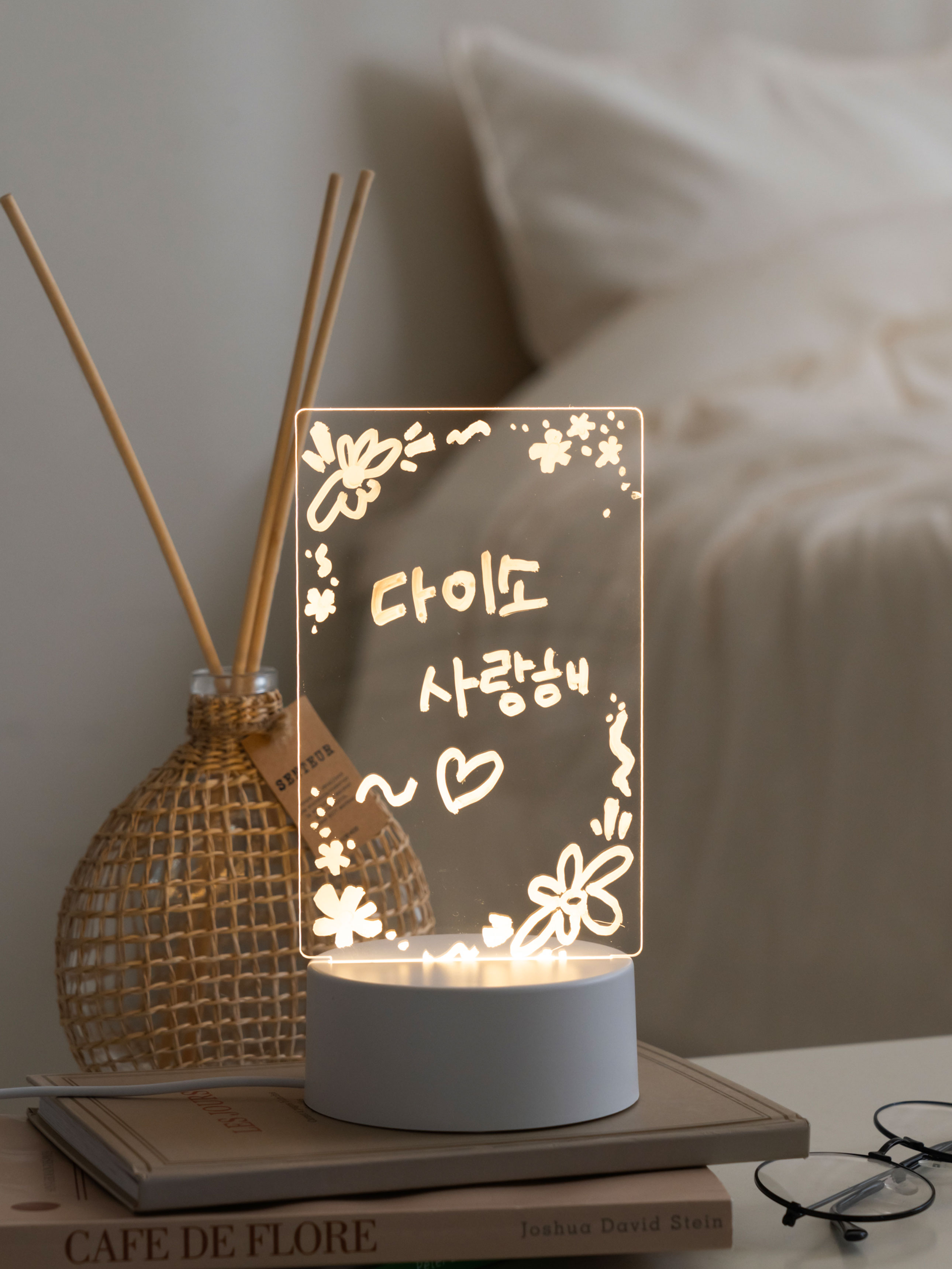 Acrylic LED memo stand