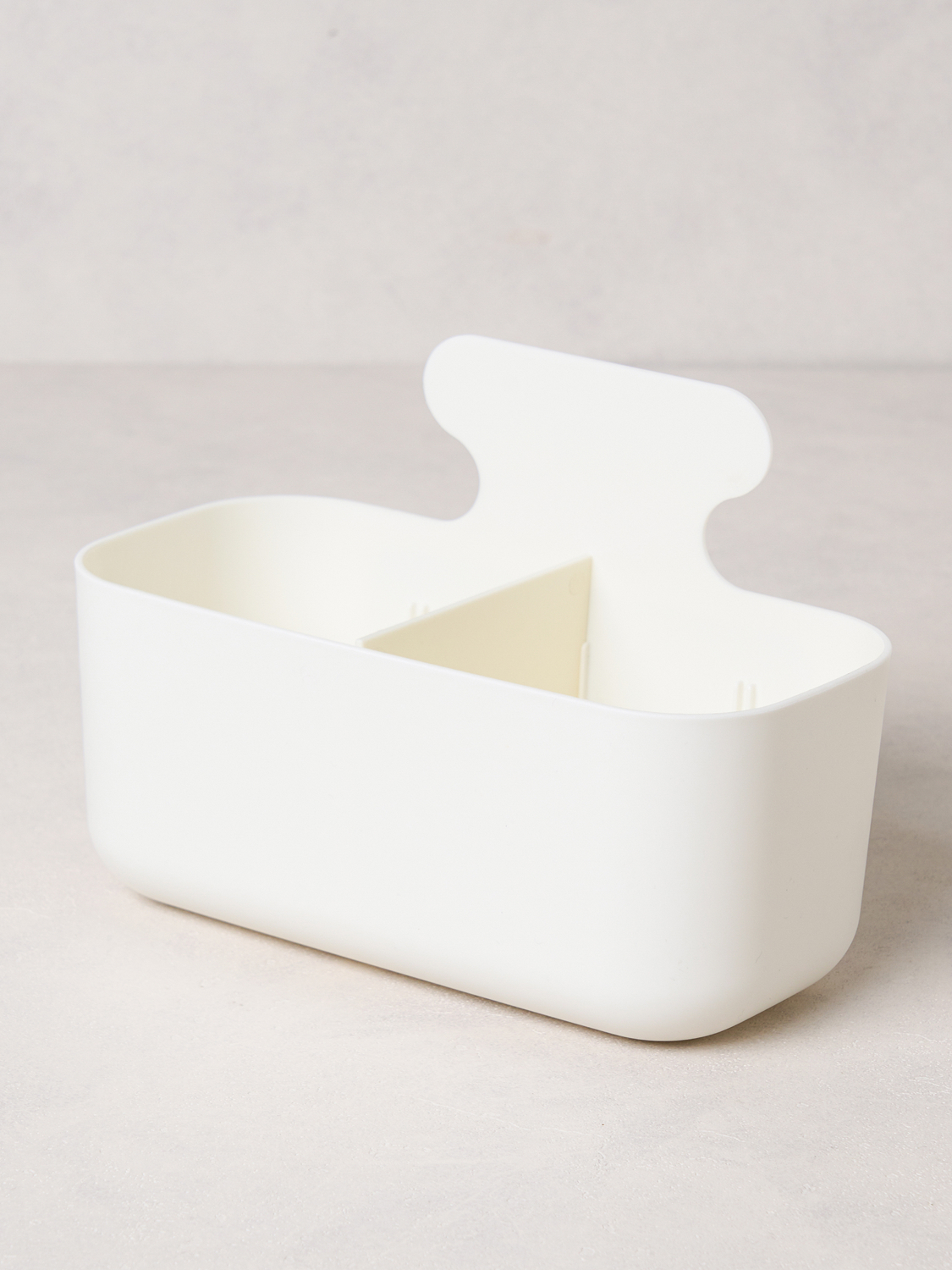 Magnetic type partition storage box 16