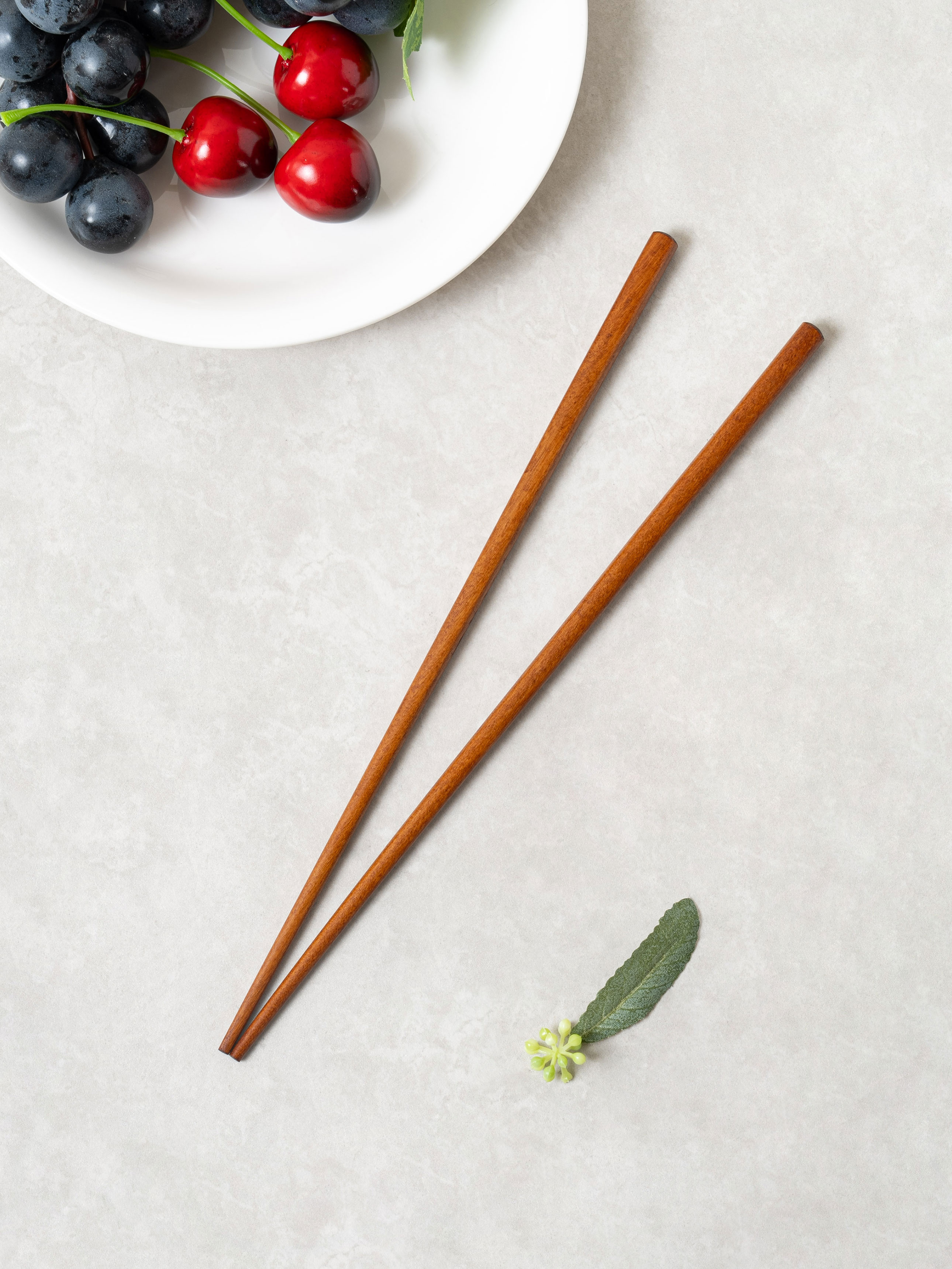Natural lacquered wooden chopsticks 23cm