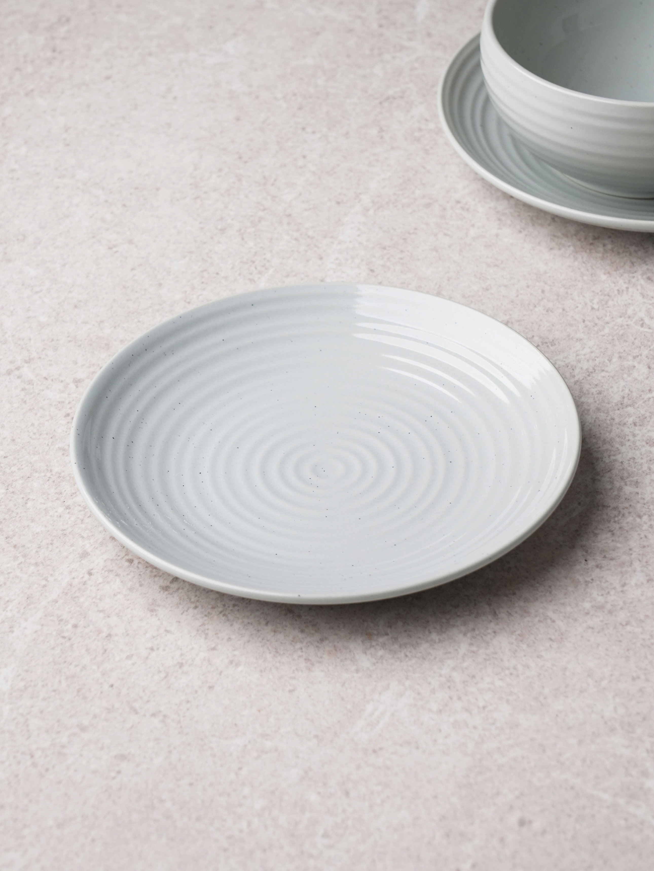 Korean style round plate 18.5 cm