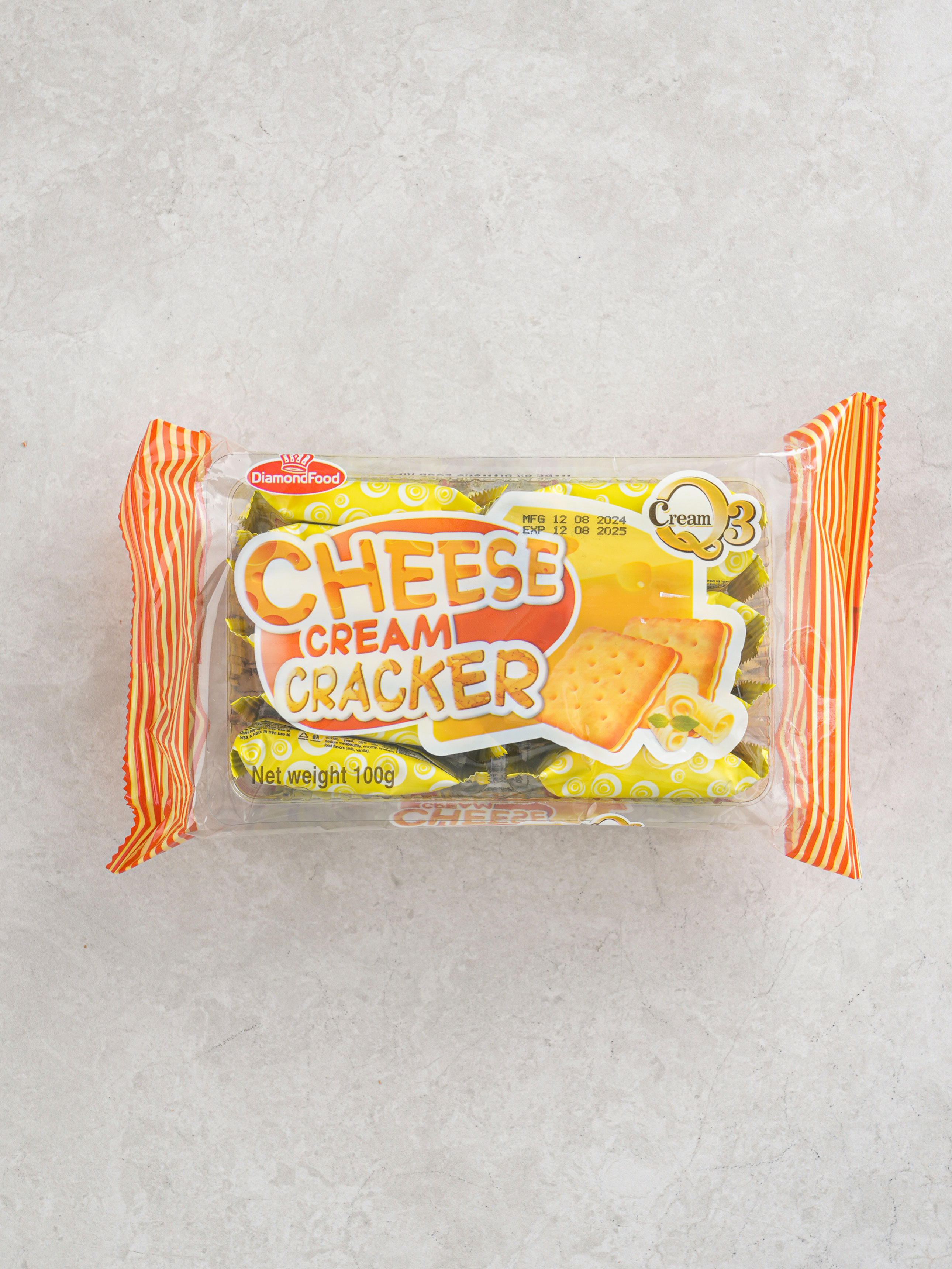 100 g cheese flavored cream crackers