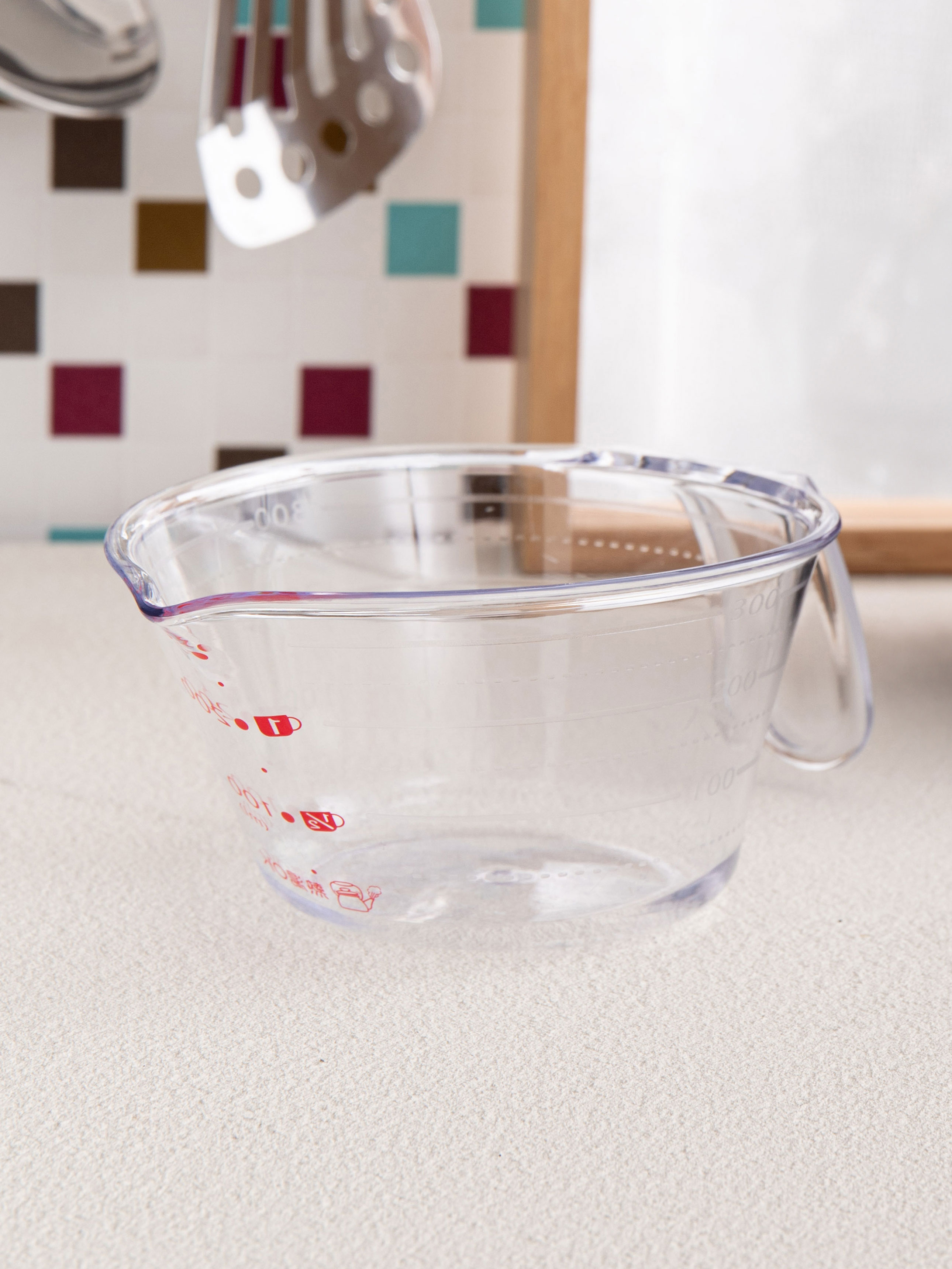 300 ml measuring cup made in Japan with visible scales even from above