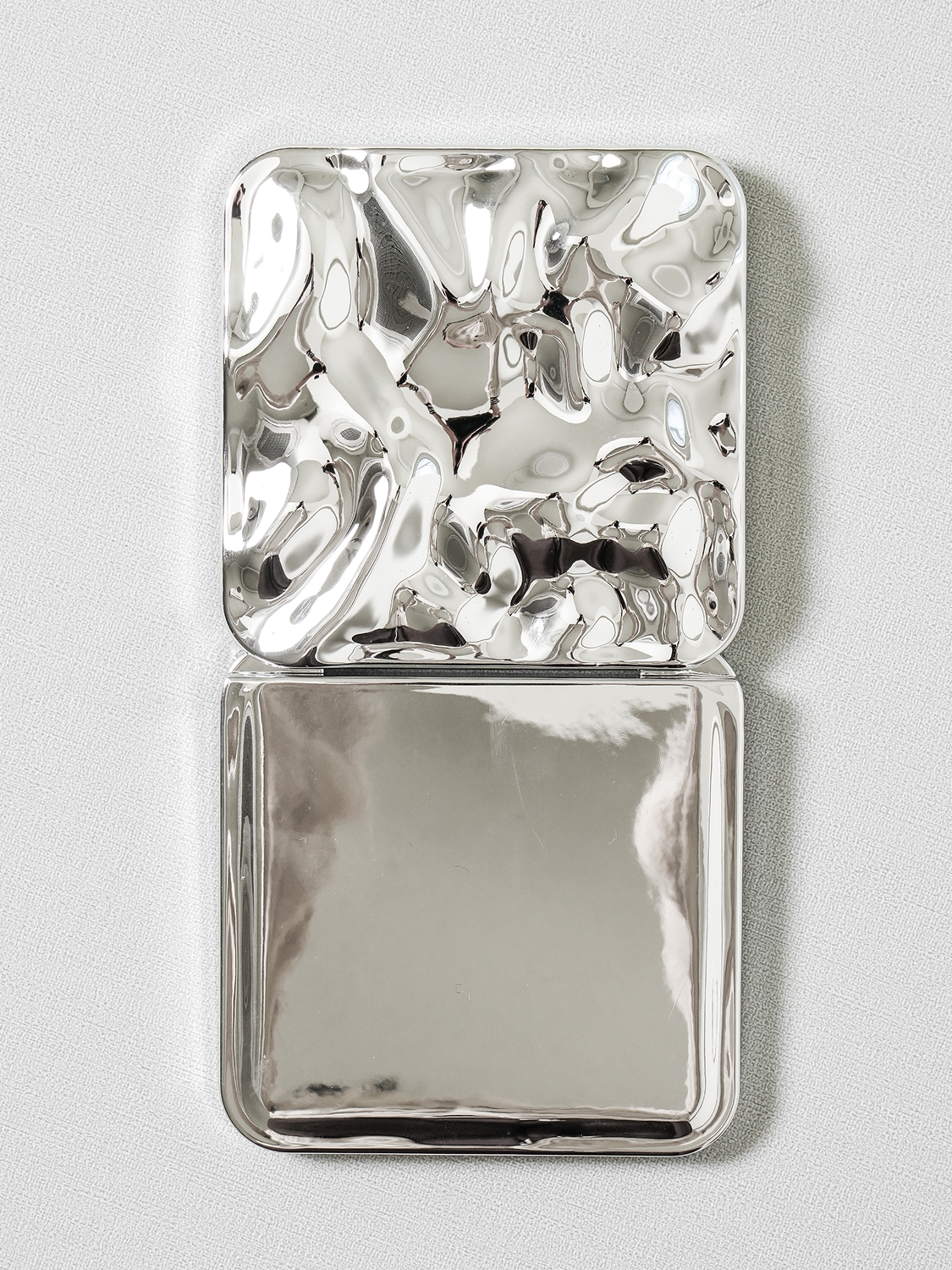 Chic folding wavy square mirror 1x & 2x all-in-one