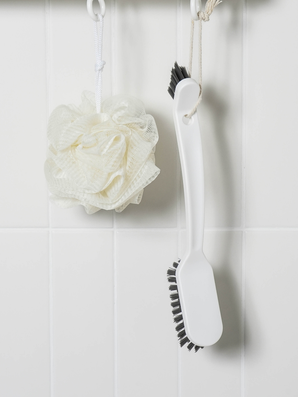 Double-sided dual cleaning brush