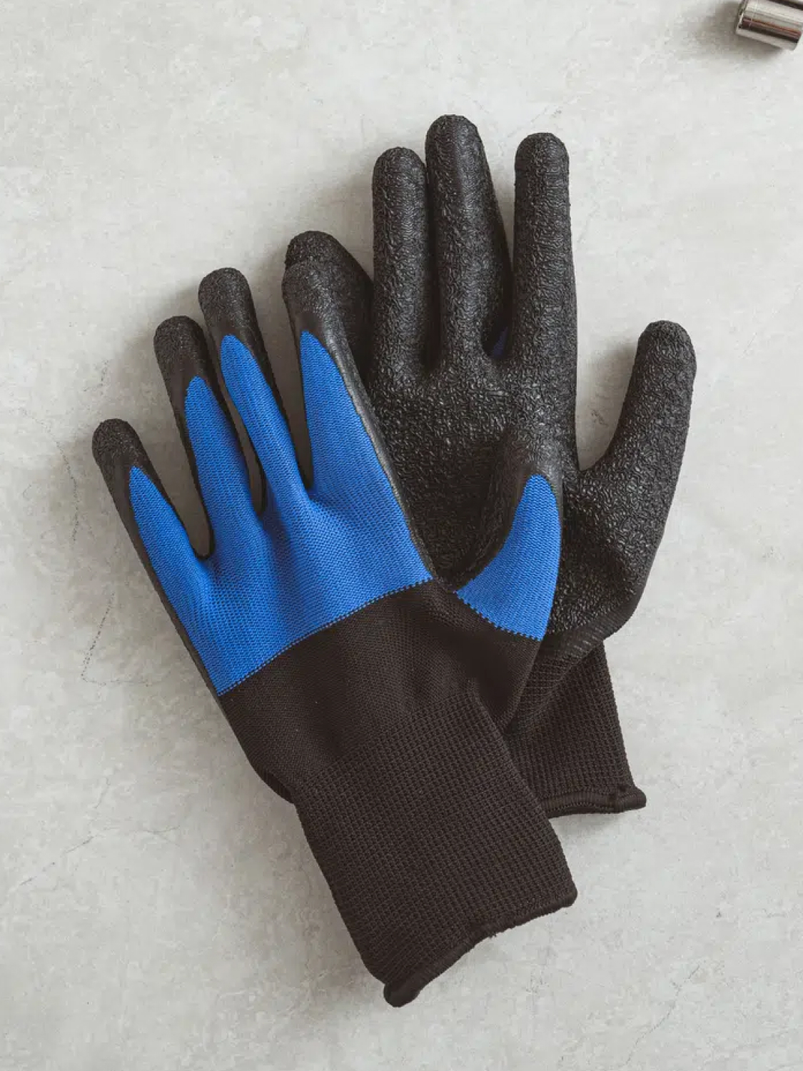 Two-tone latex coated gloves M