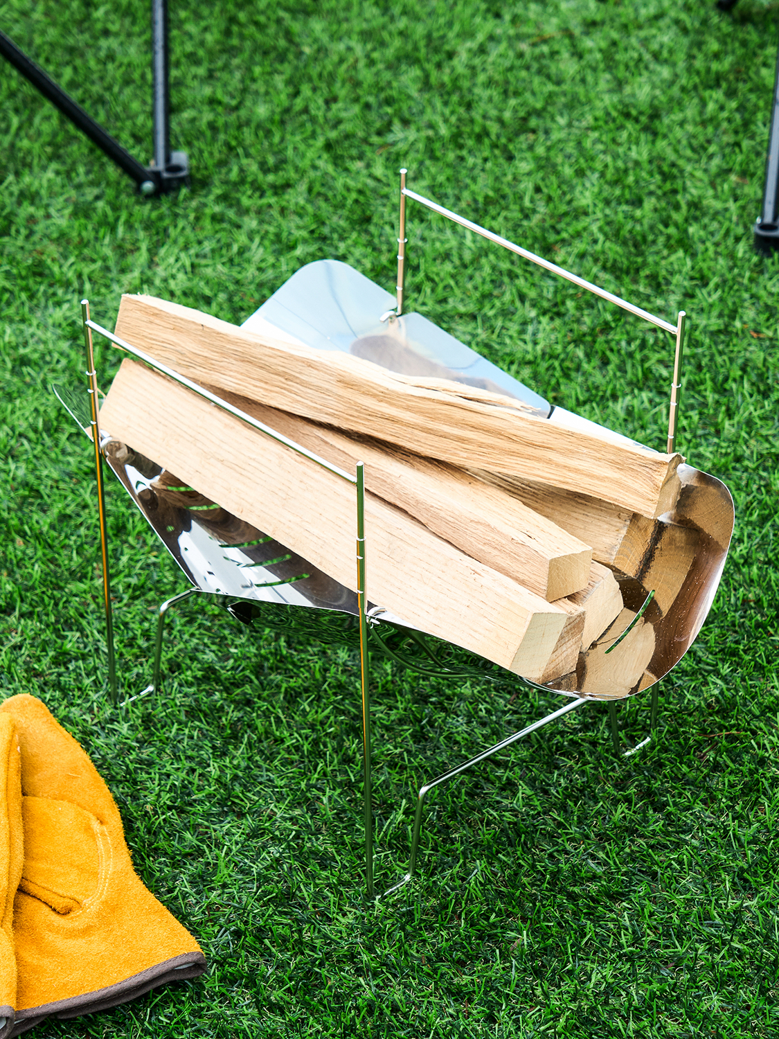 Assembled stainless steel fire stand & pouch set