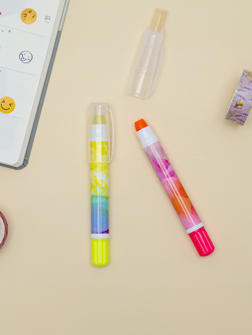 2 solid highlighters (fluorescent pink)