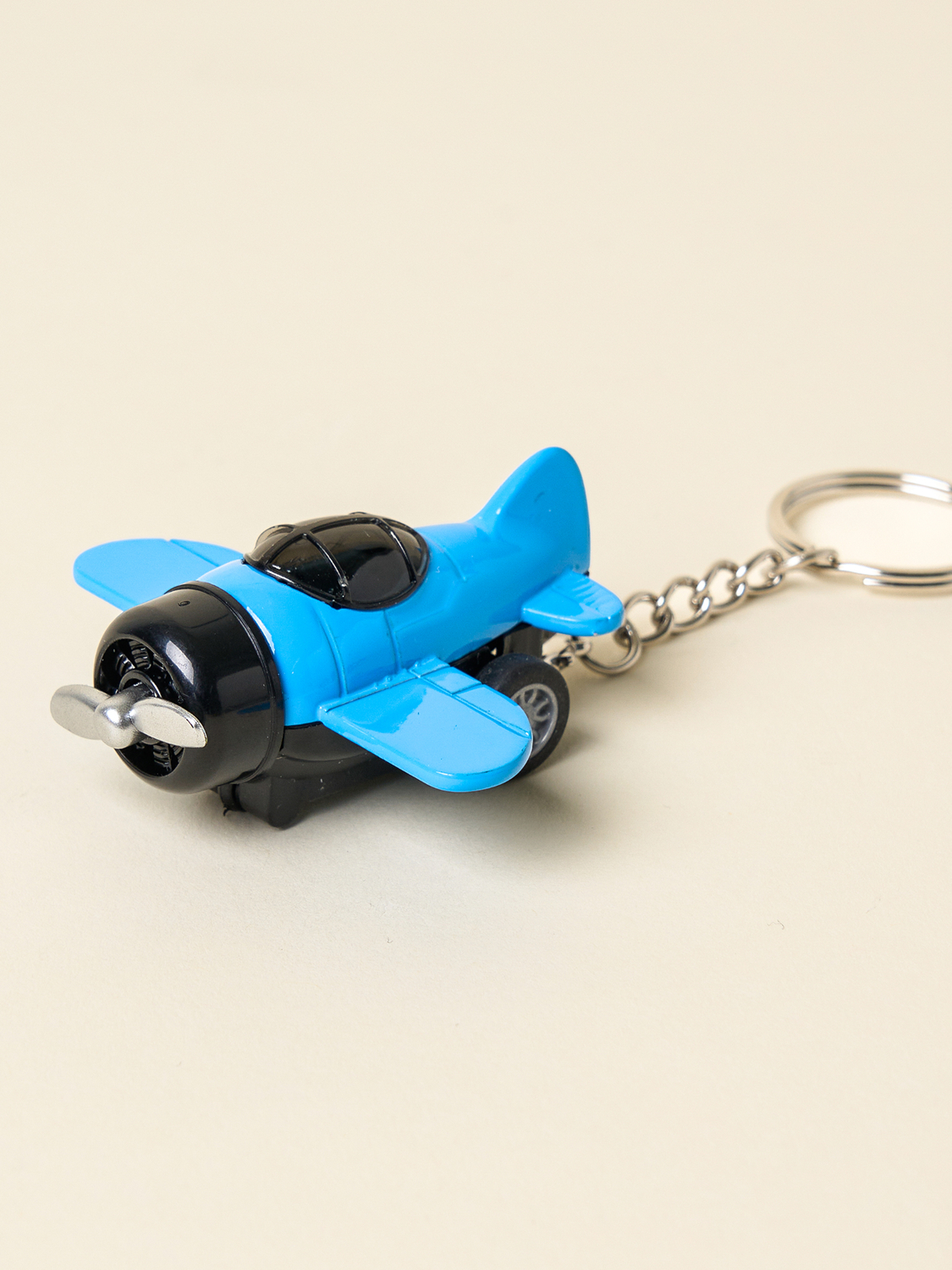 keyring airplane