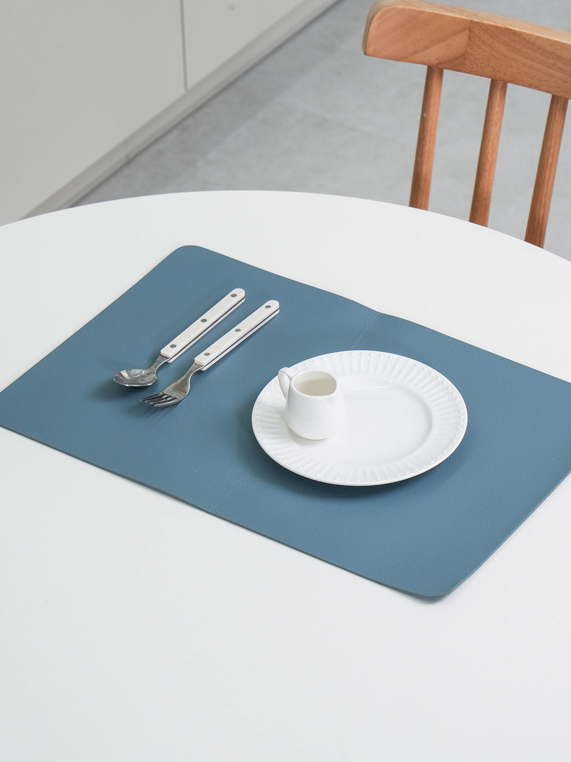 Square leather style bright dining table mat blue