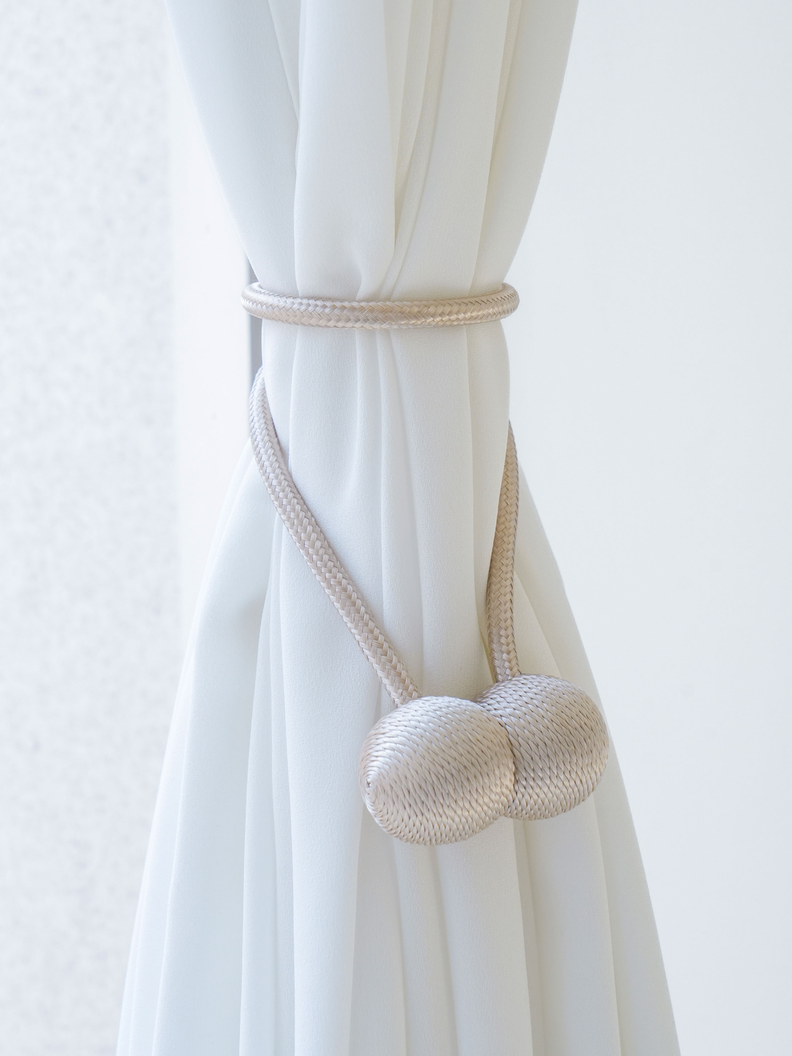 Drop Shape Magnet Type Short Curtain Tie Beige