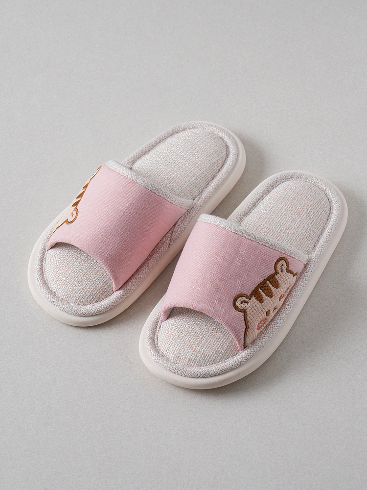 Character embroidery slit living room shoes 230~250 mm squirrel