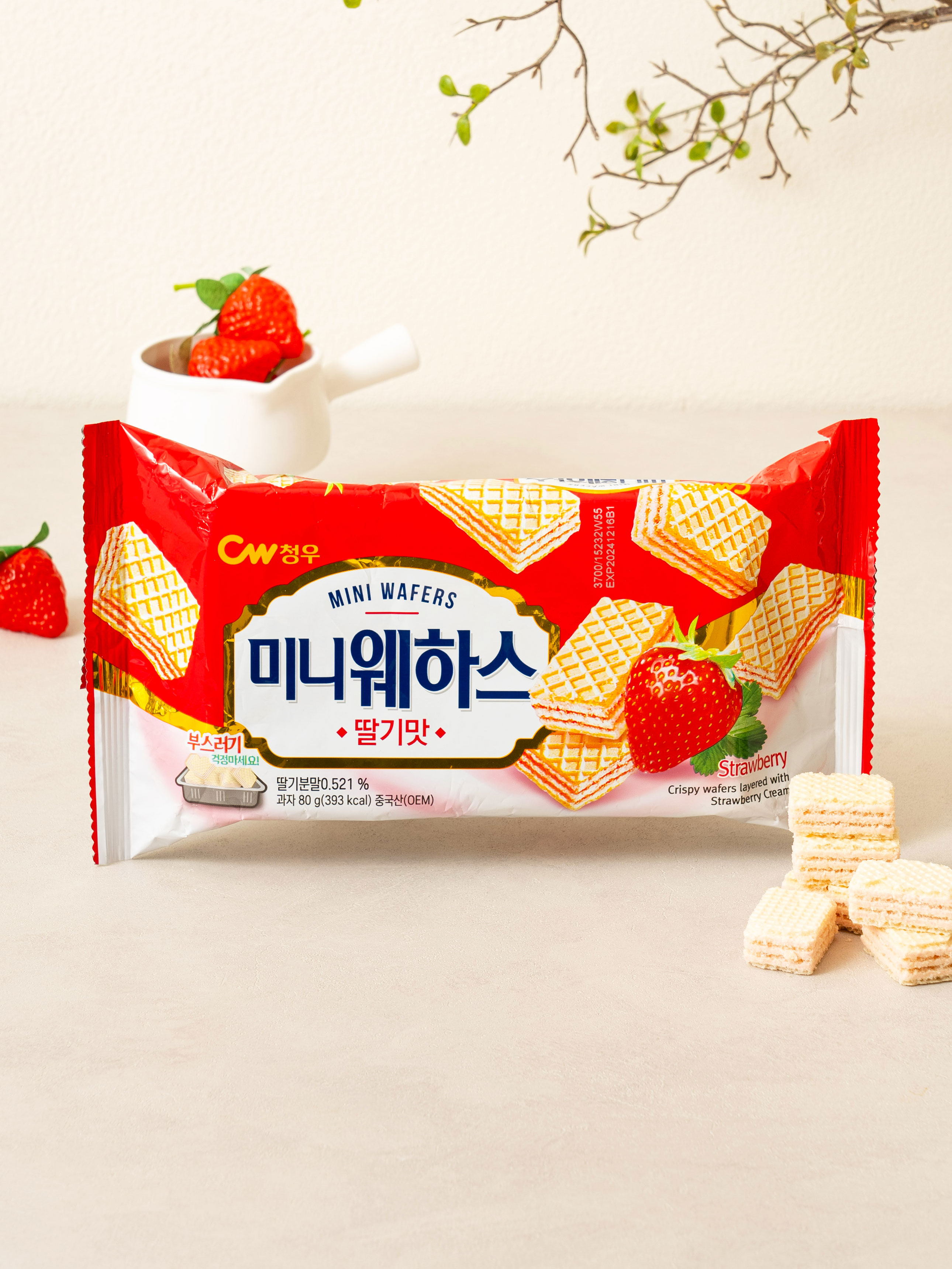 Cheongwoo Mini Wafers Strawberry Flavor 80g