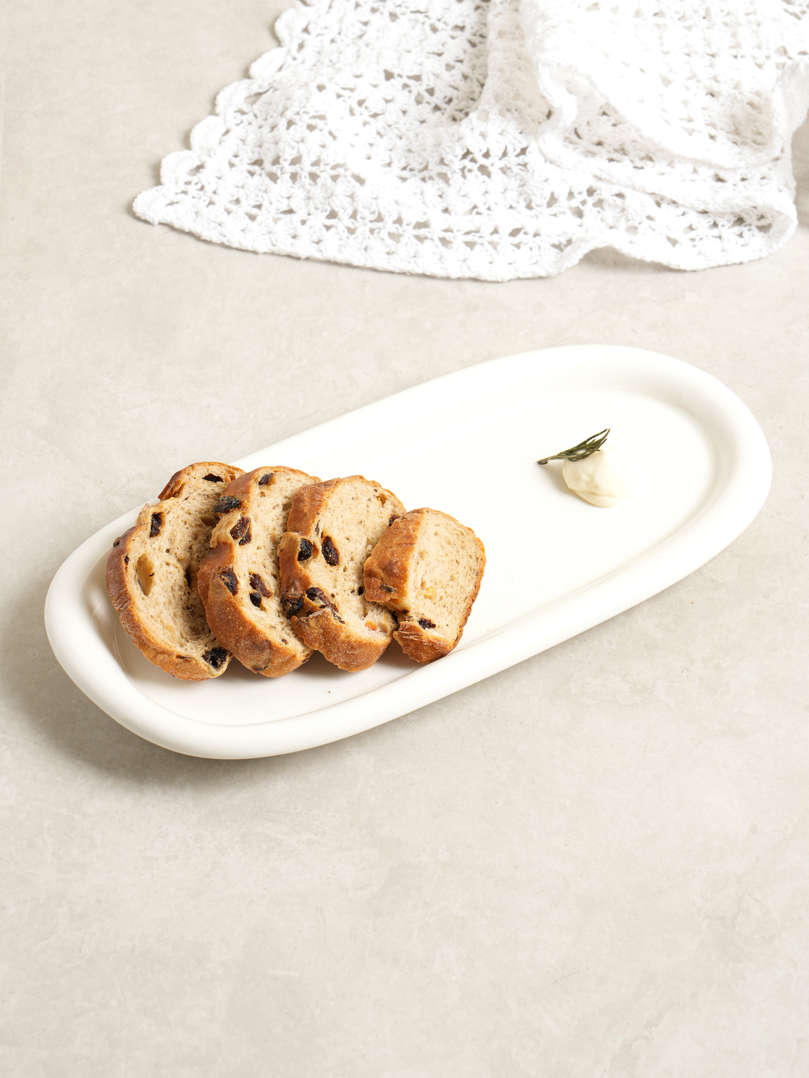 White Mongdol Oval Plate 28 cm