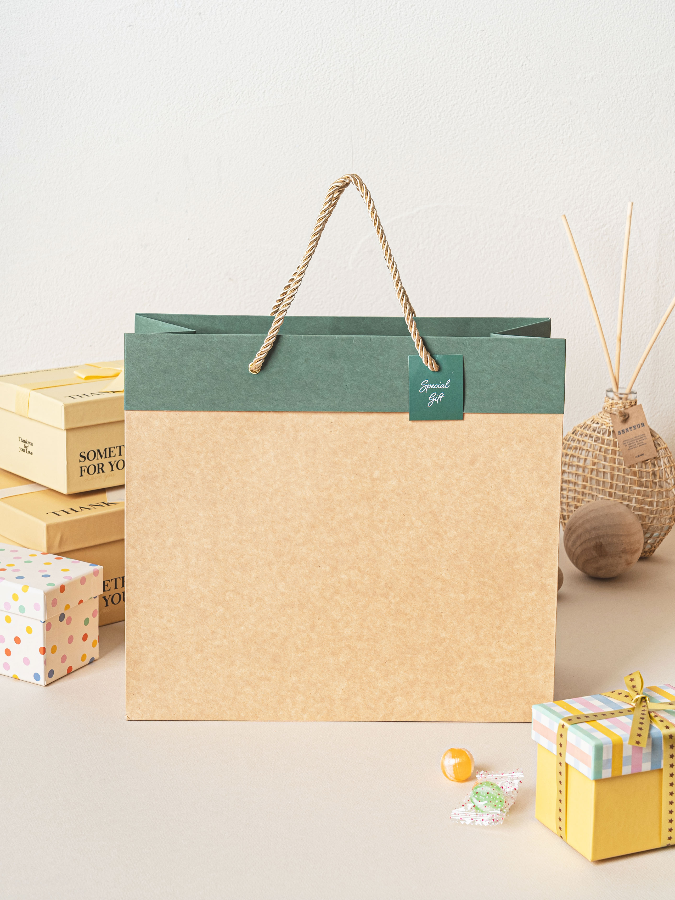 Top Point Kraft Horizontal Gift Bag M Green