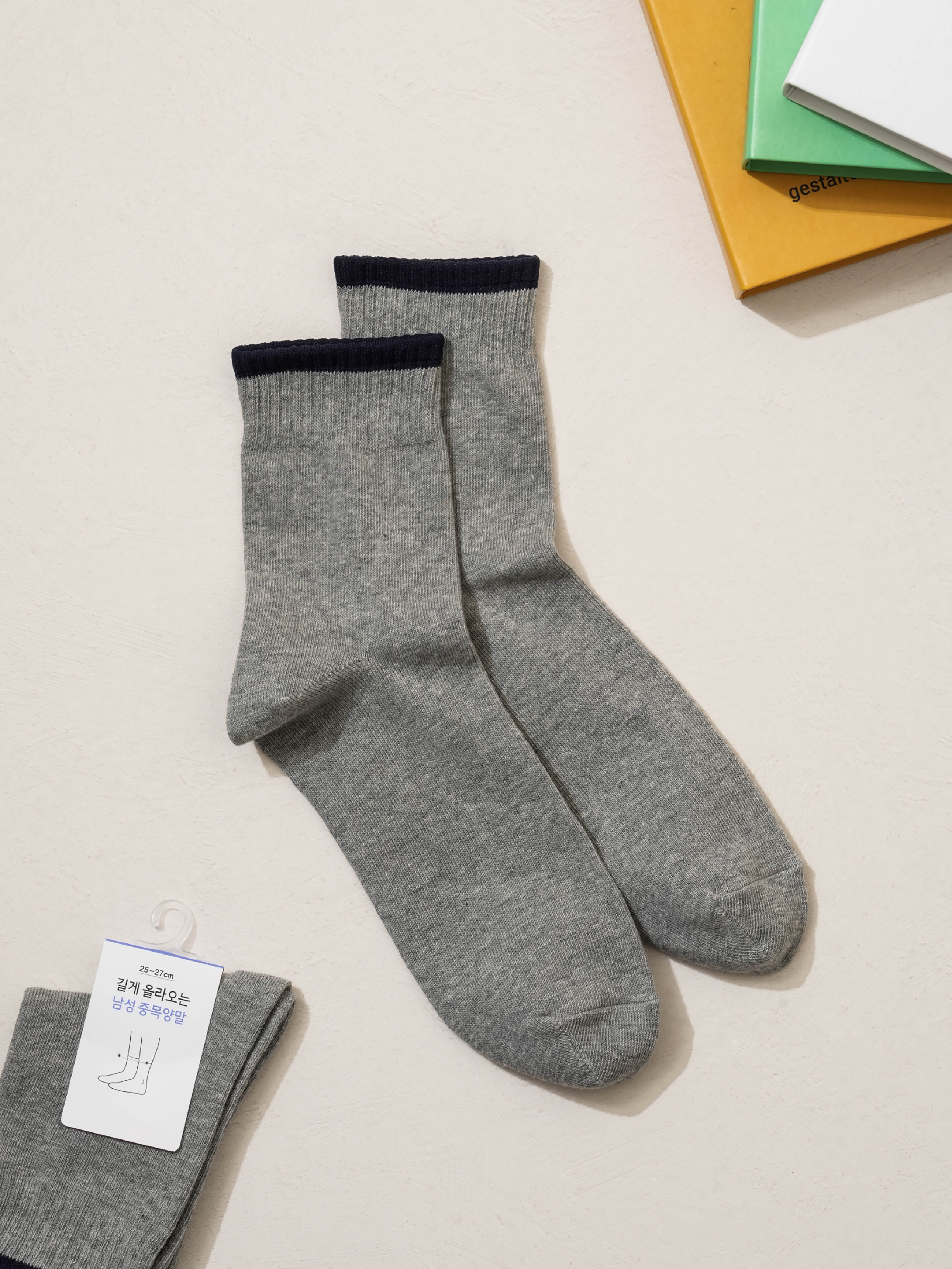 Men's Medium Neck Socks Gray