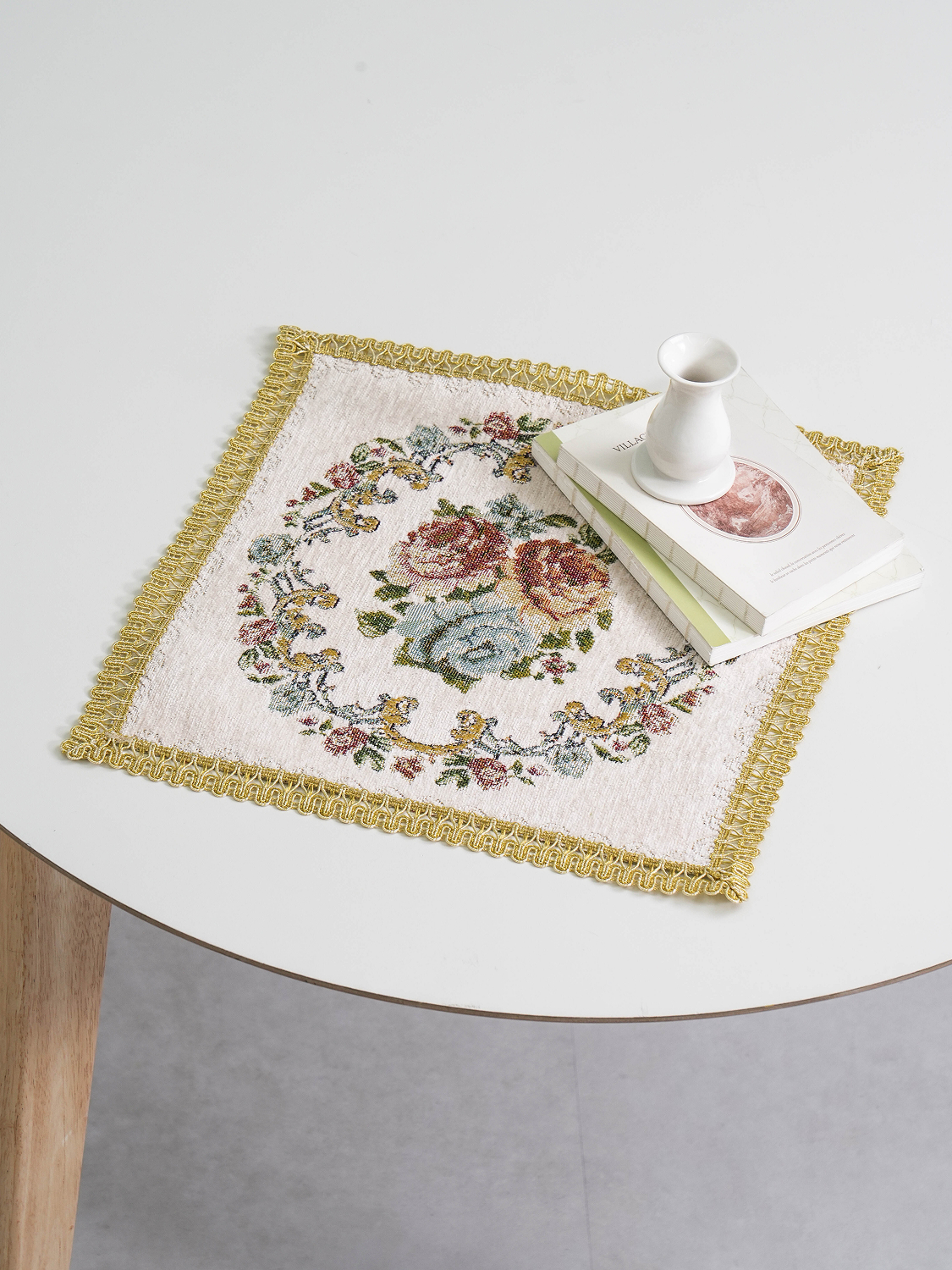 Jacquard Flower Square Mat Large Ivory