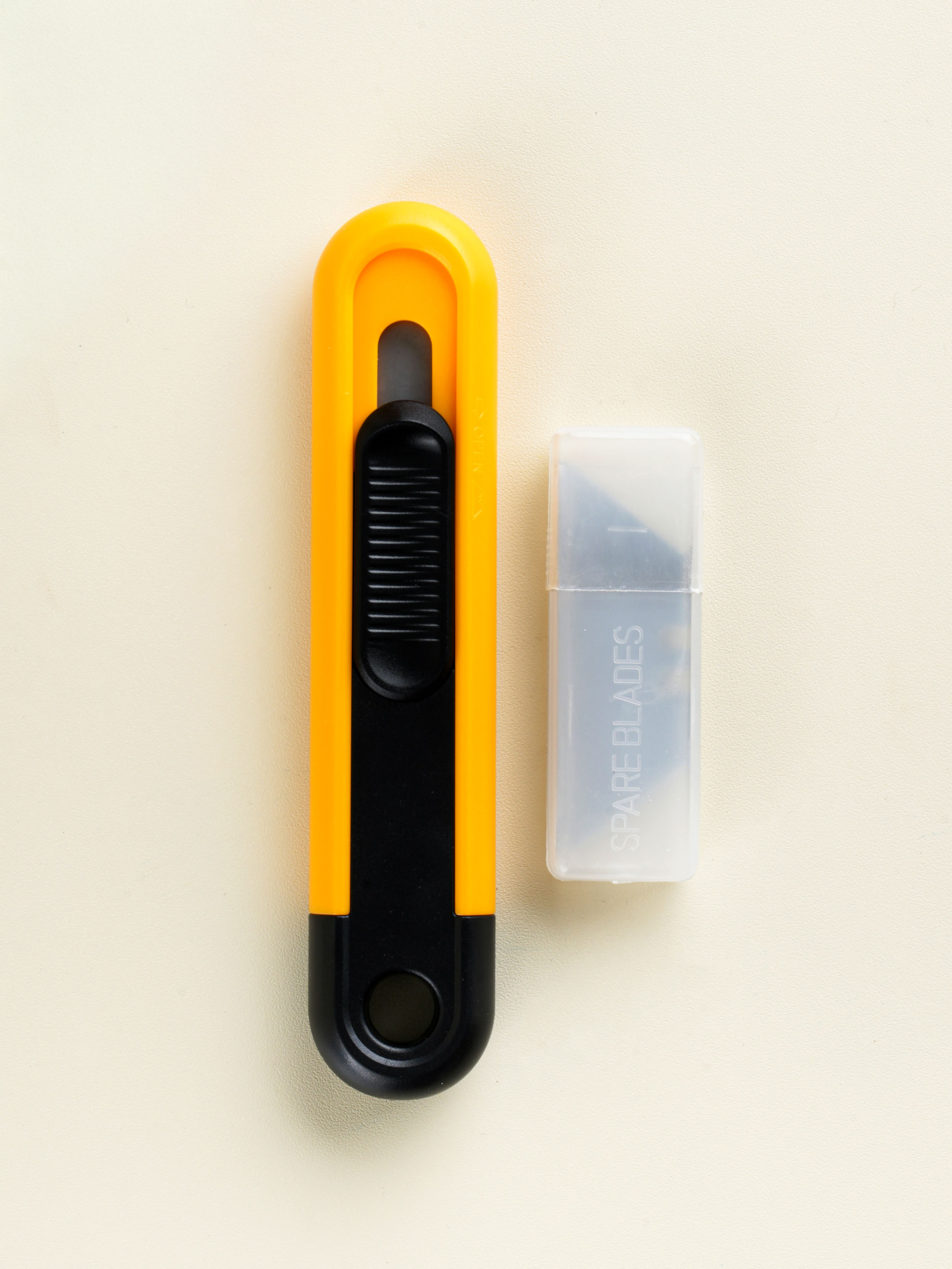 Includes 3 round safety cutter knife refills