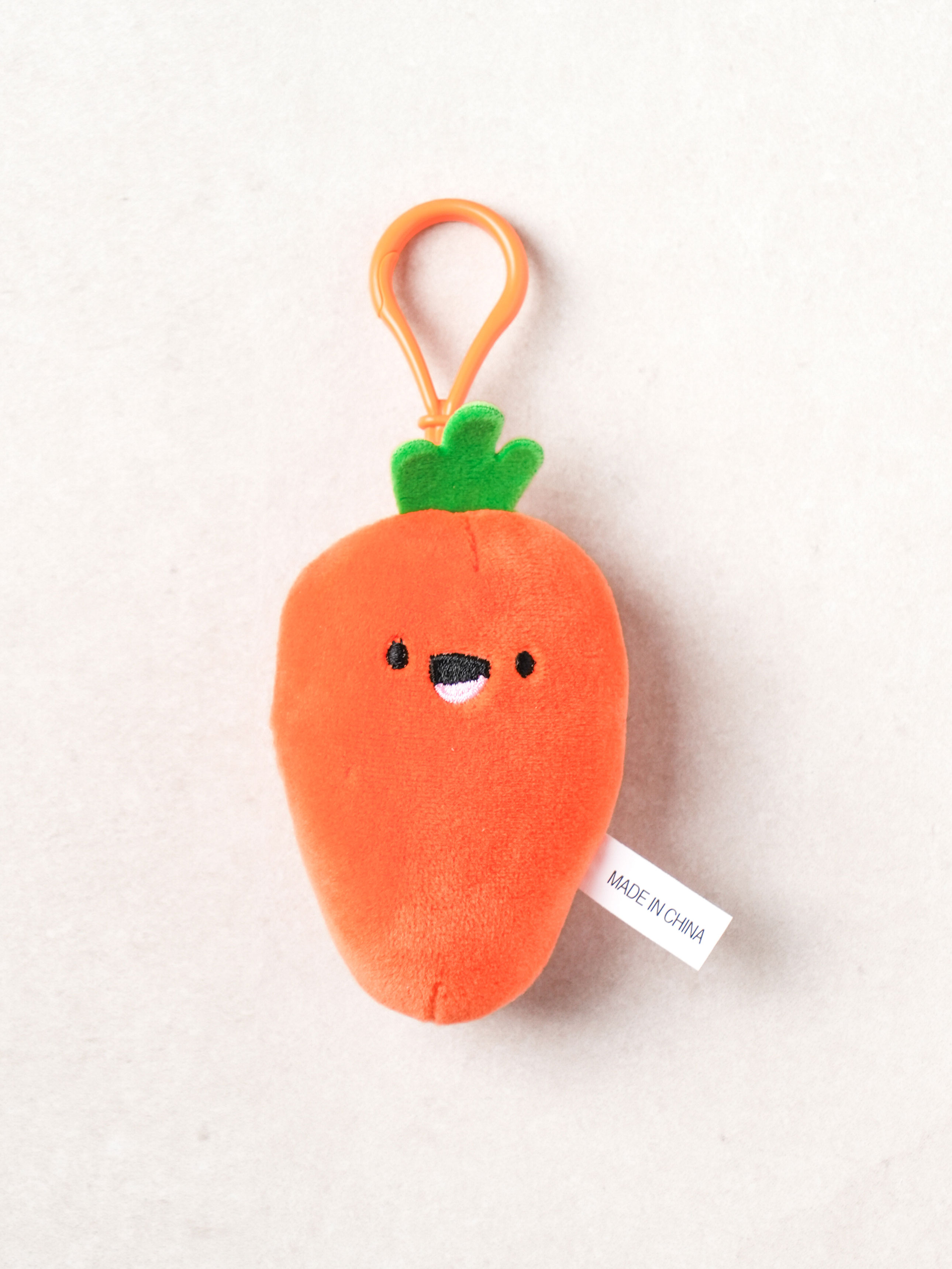 Refreshing and lively vegetable hanger carrot