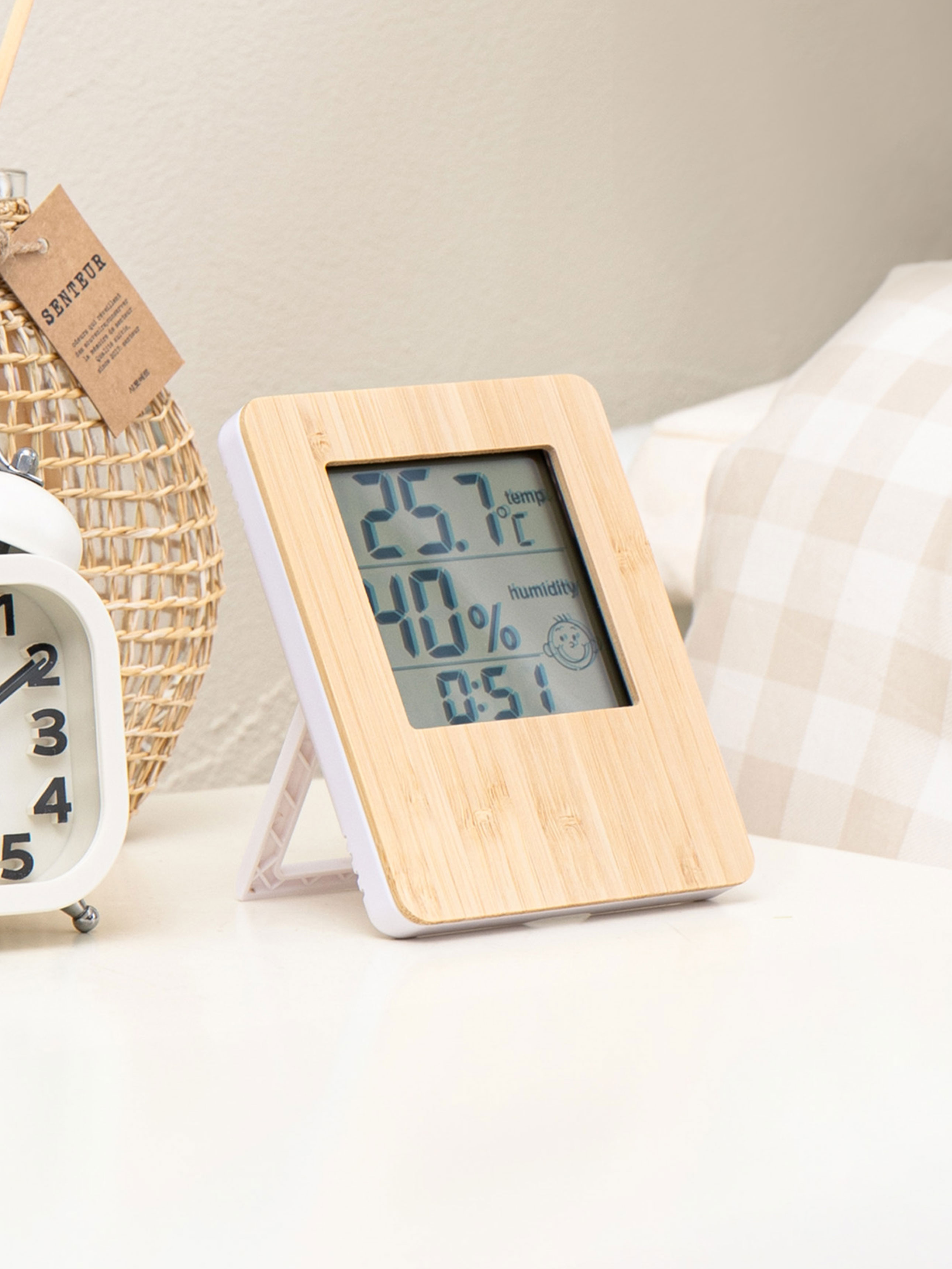 bamboo thermohygrometer