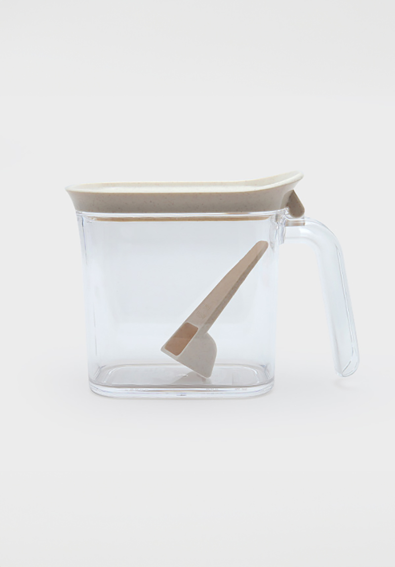 Seasoning container with handle made in Japan 390 ml