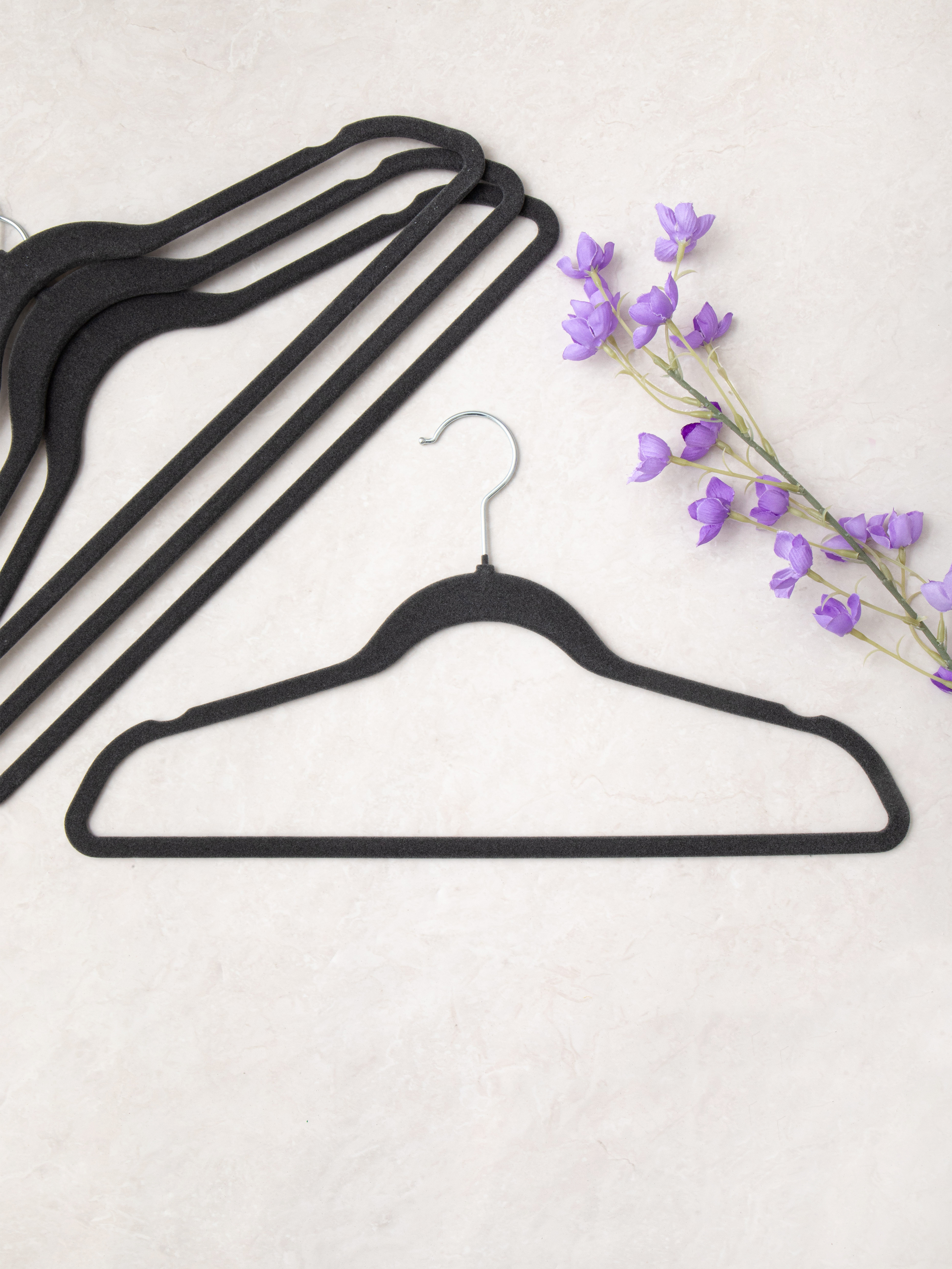 4 velvet hangers