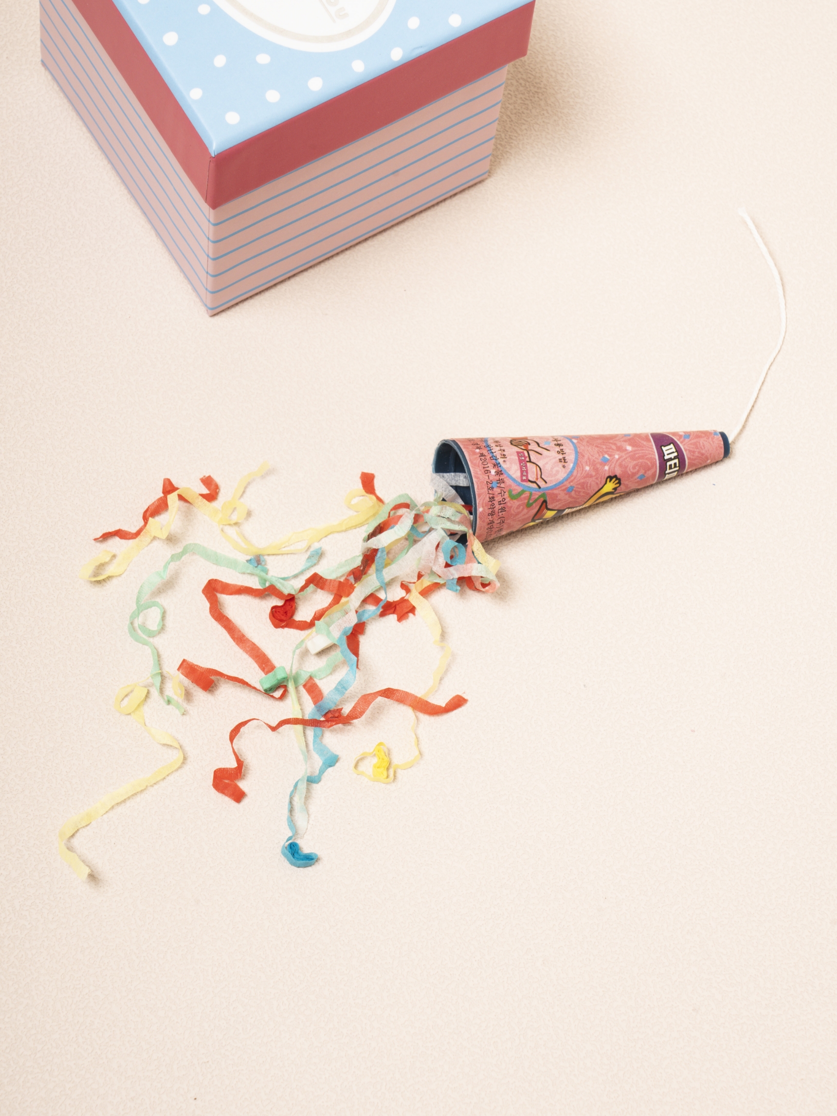 6 mini cone birthday sparklers
