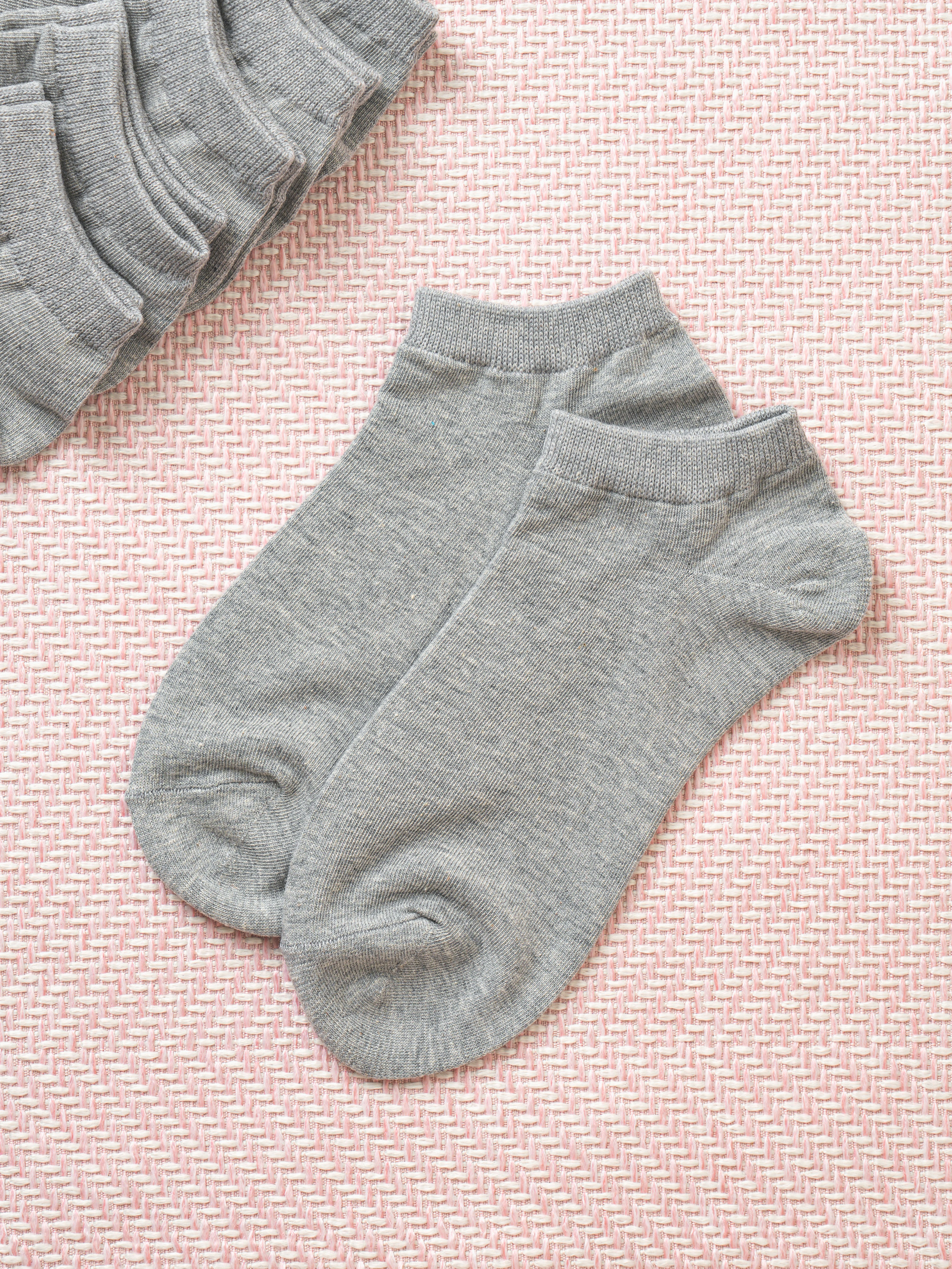 women's sneakers 6 foot gray