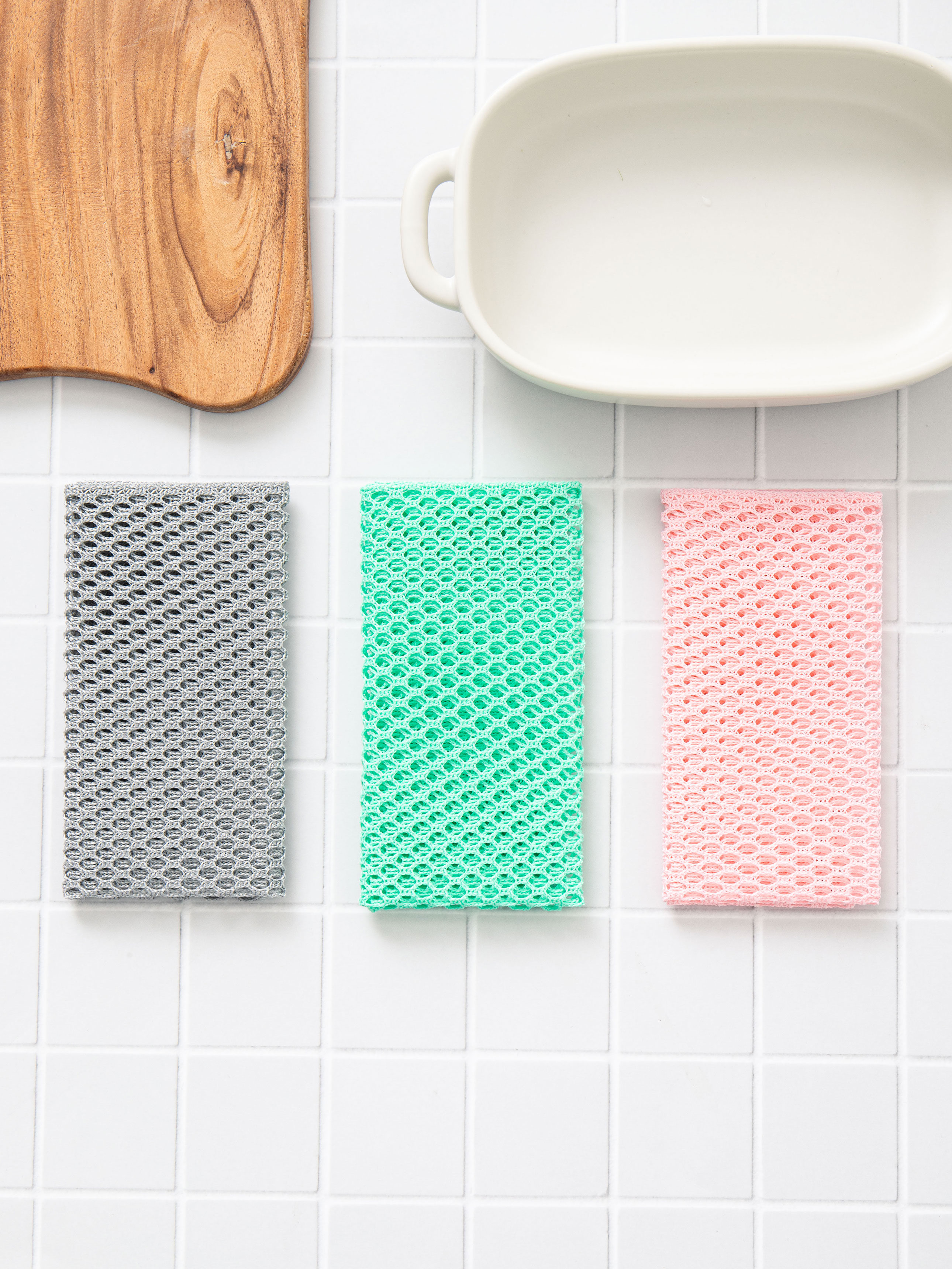 3 mesh scrubbers included