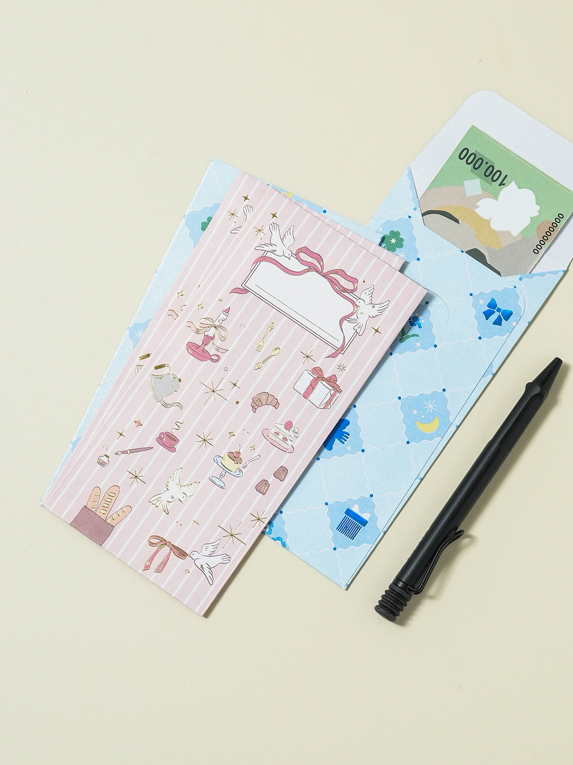 4 pearl envelopes