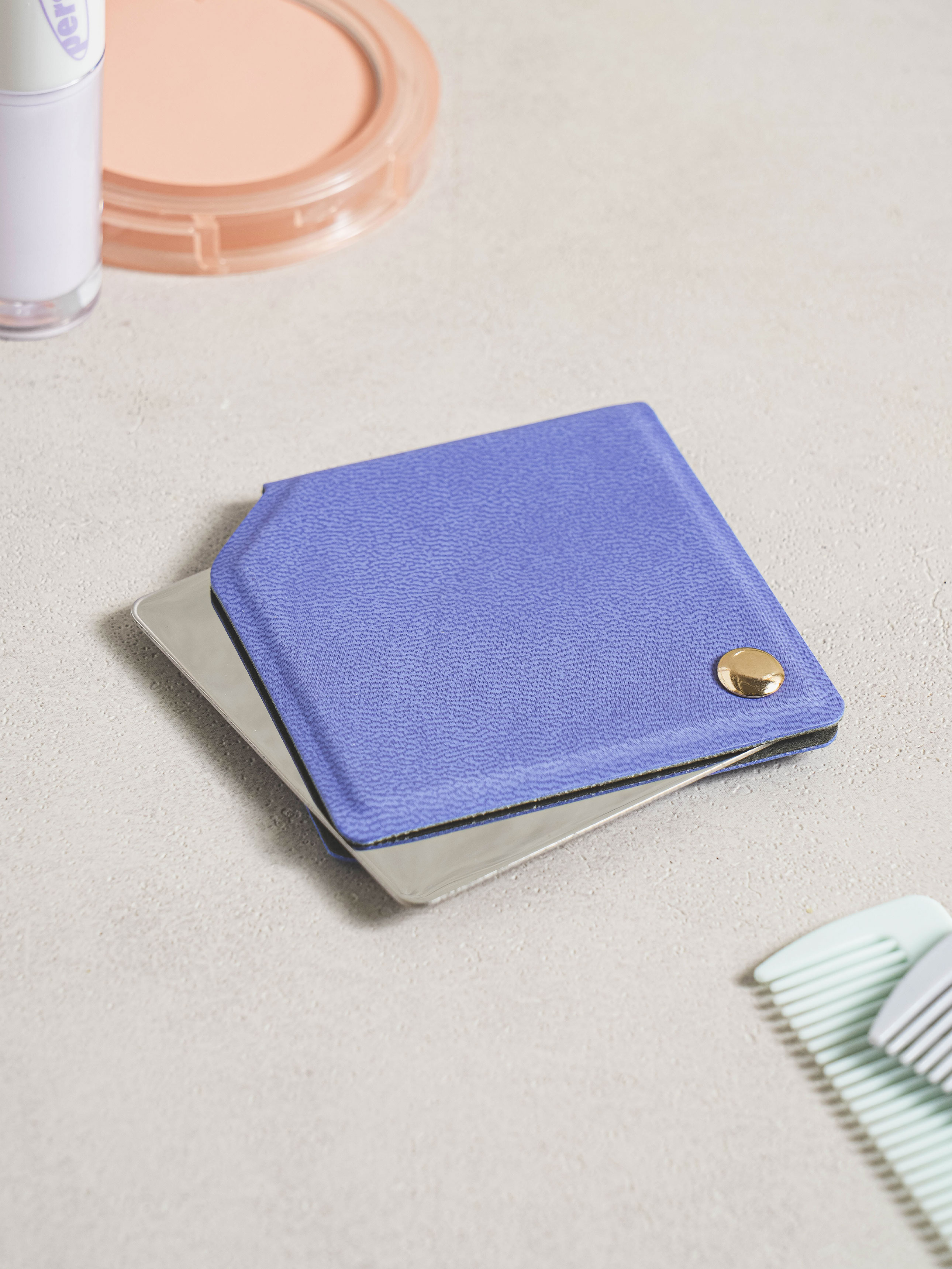 Cover Rotating Mini Hand Mirror Purple