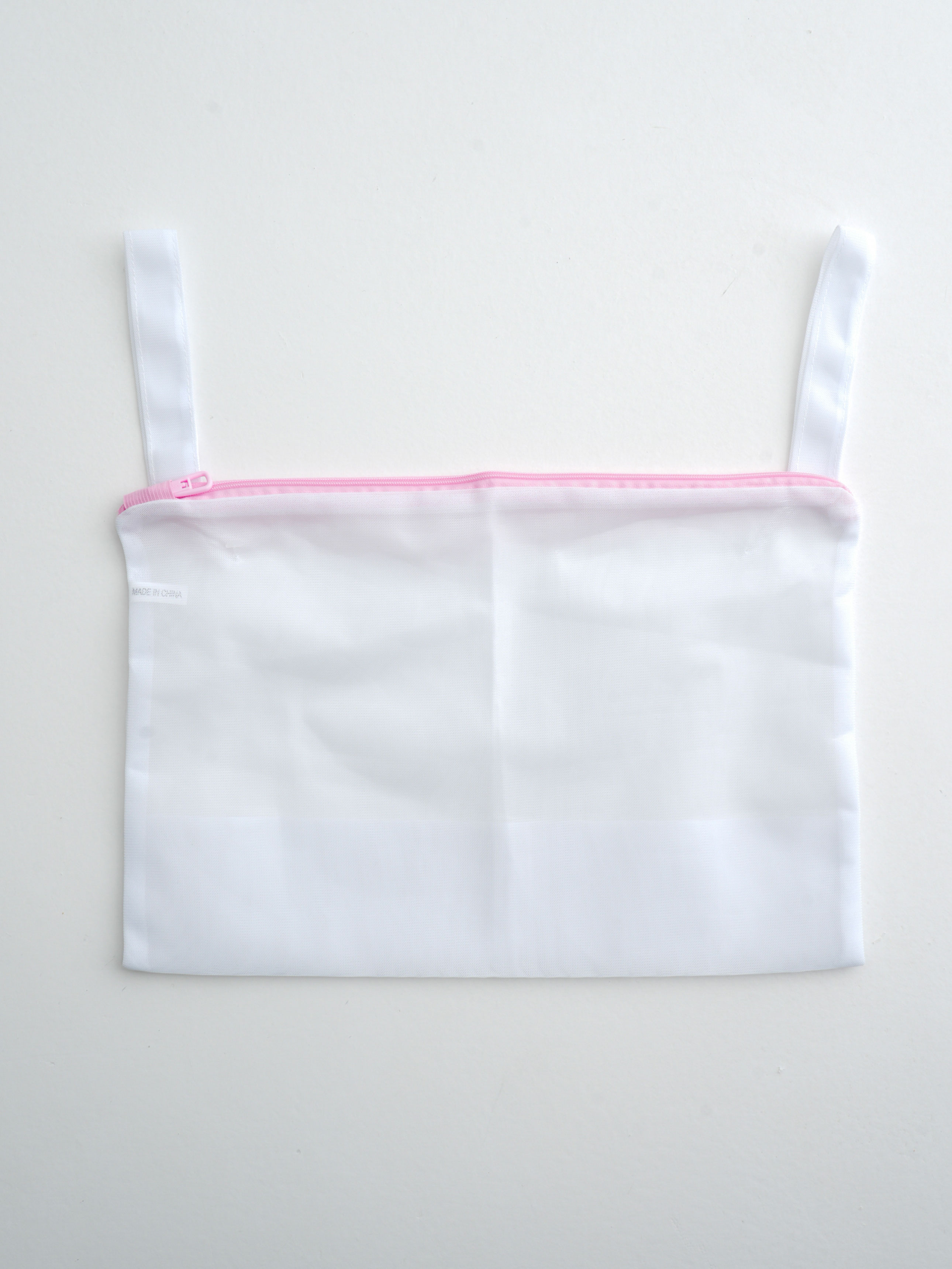 Small hanging laundry net 35