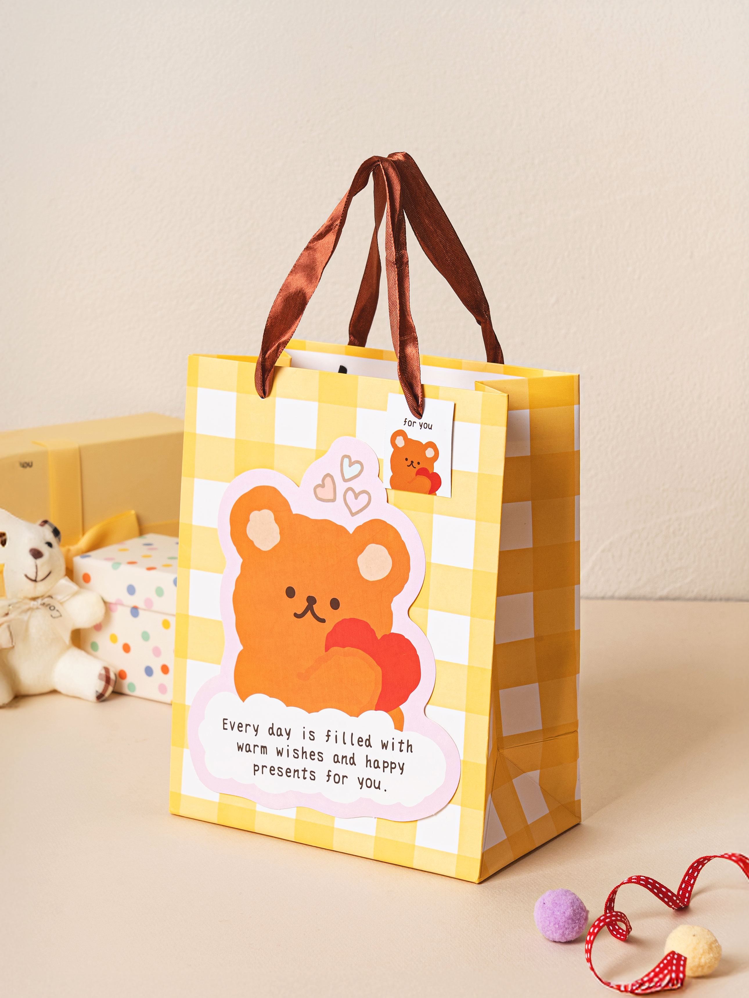 Three-dimensional mini gift bag yellow