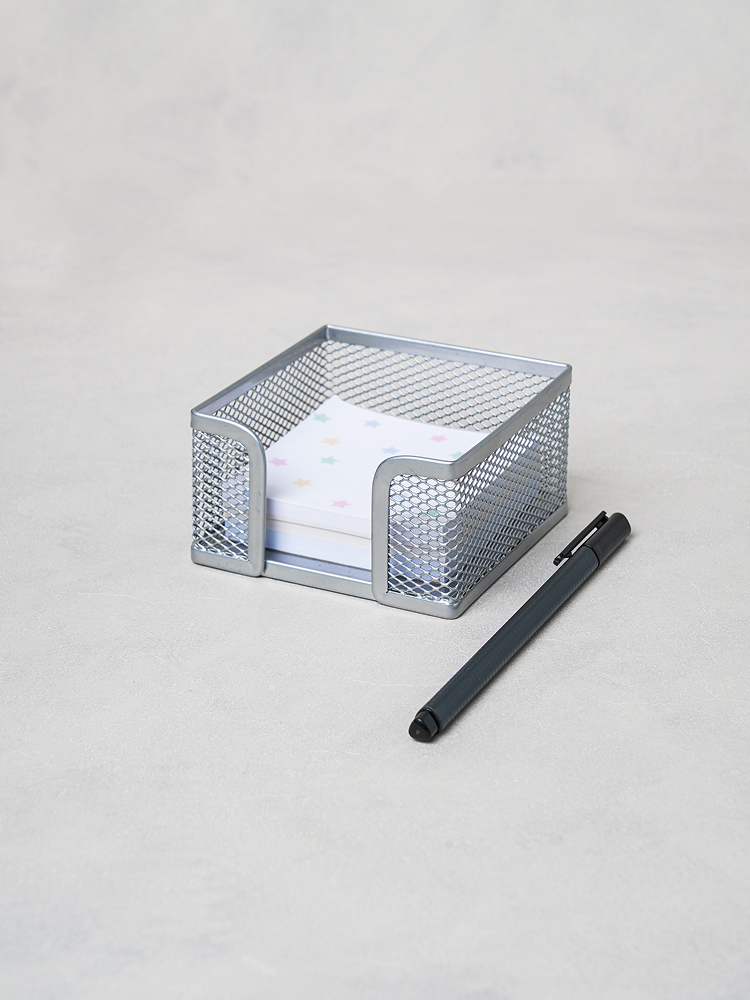 Steel square memo organizer
