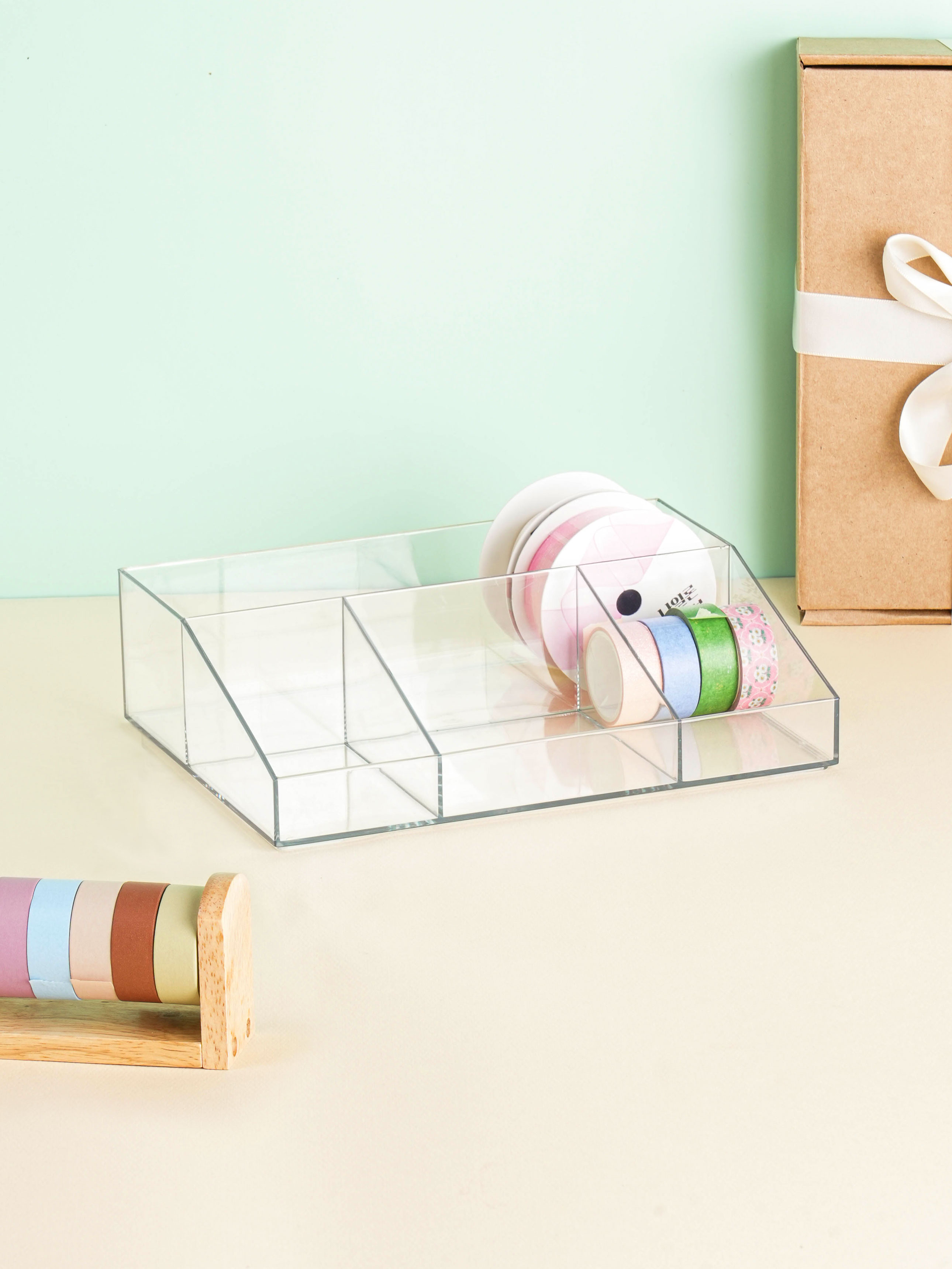 4-part partition storage box 22 x 17 x 6 cm