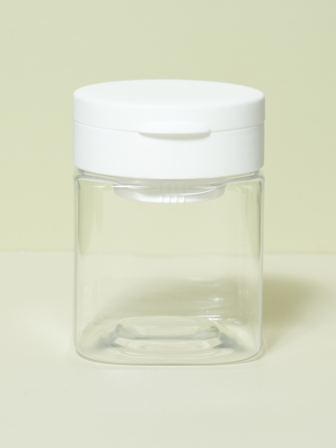 300 ml of measuring preservation containers made in Japan