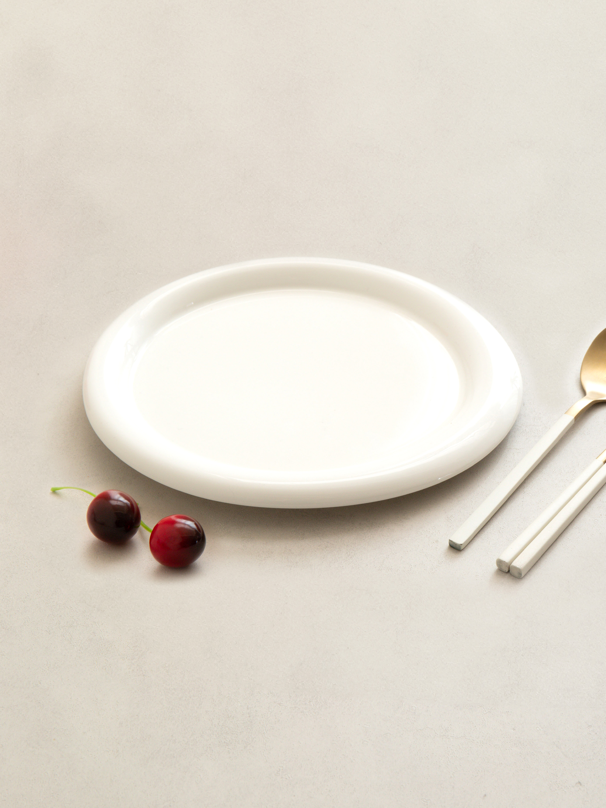 White Mongdol Plate 24 cm