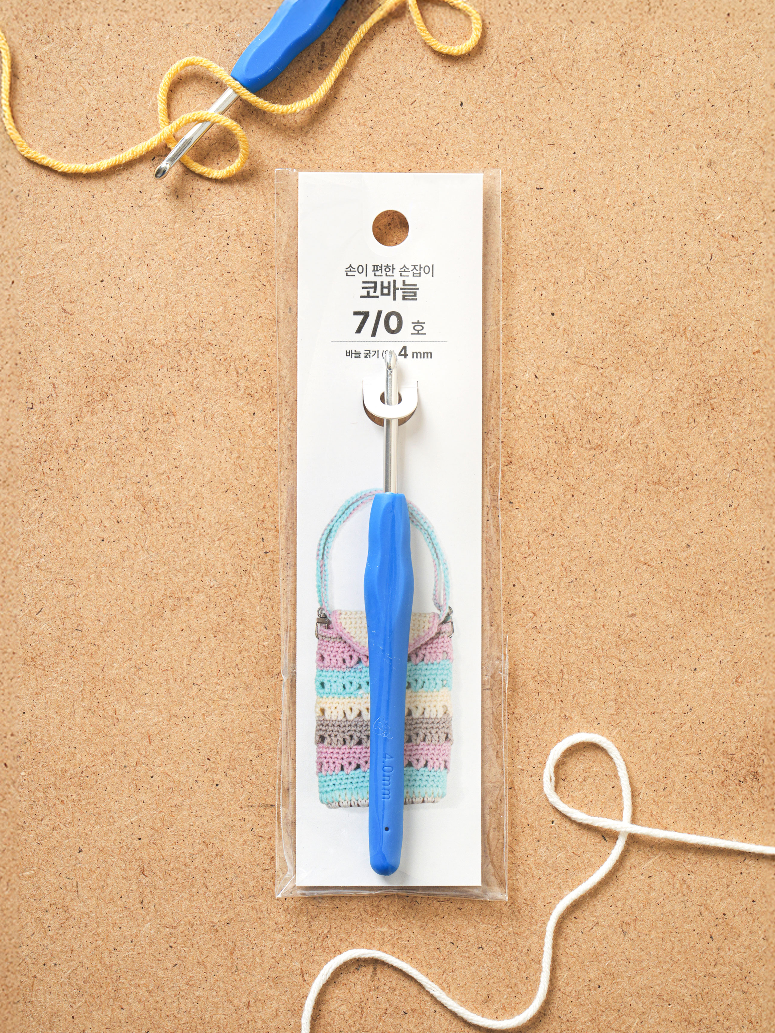 Comfortable handle crochet hook 4 mm