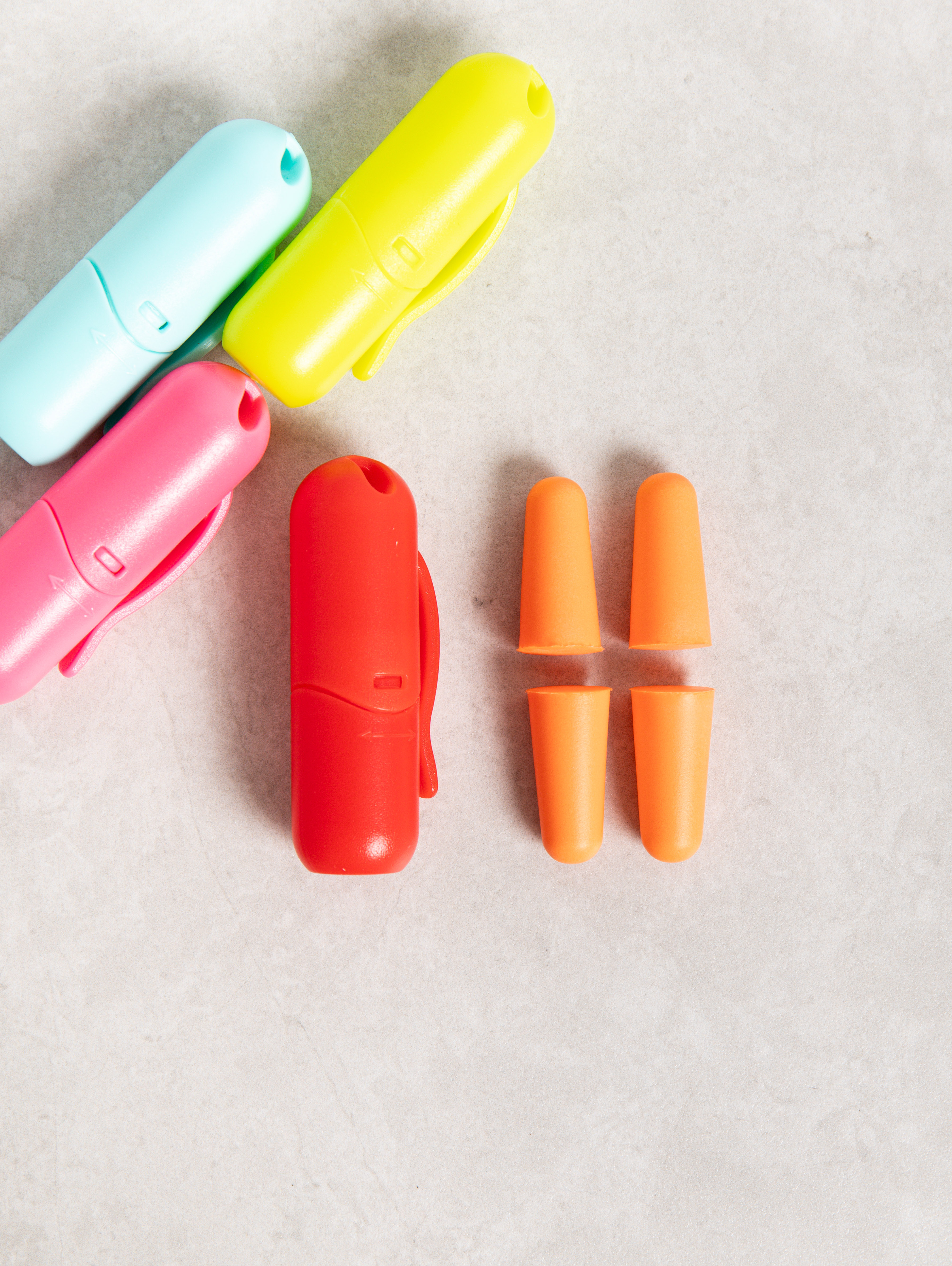 4 pieces including ear plug case