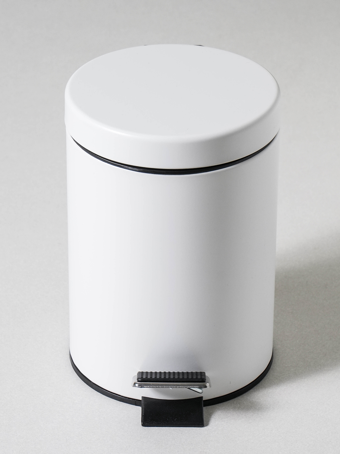 Modern steel pedal trash can 3 L white