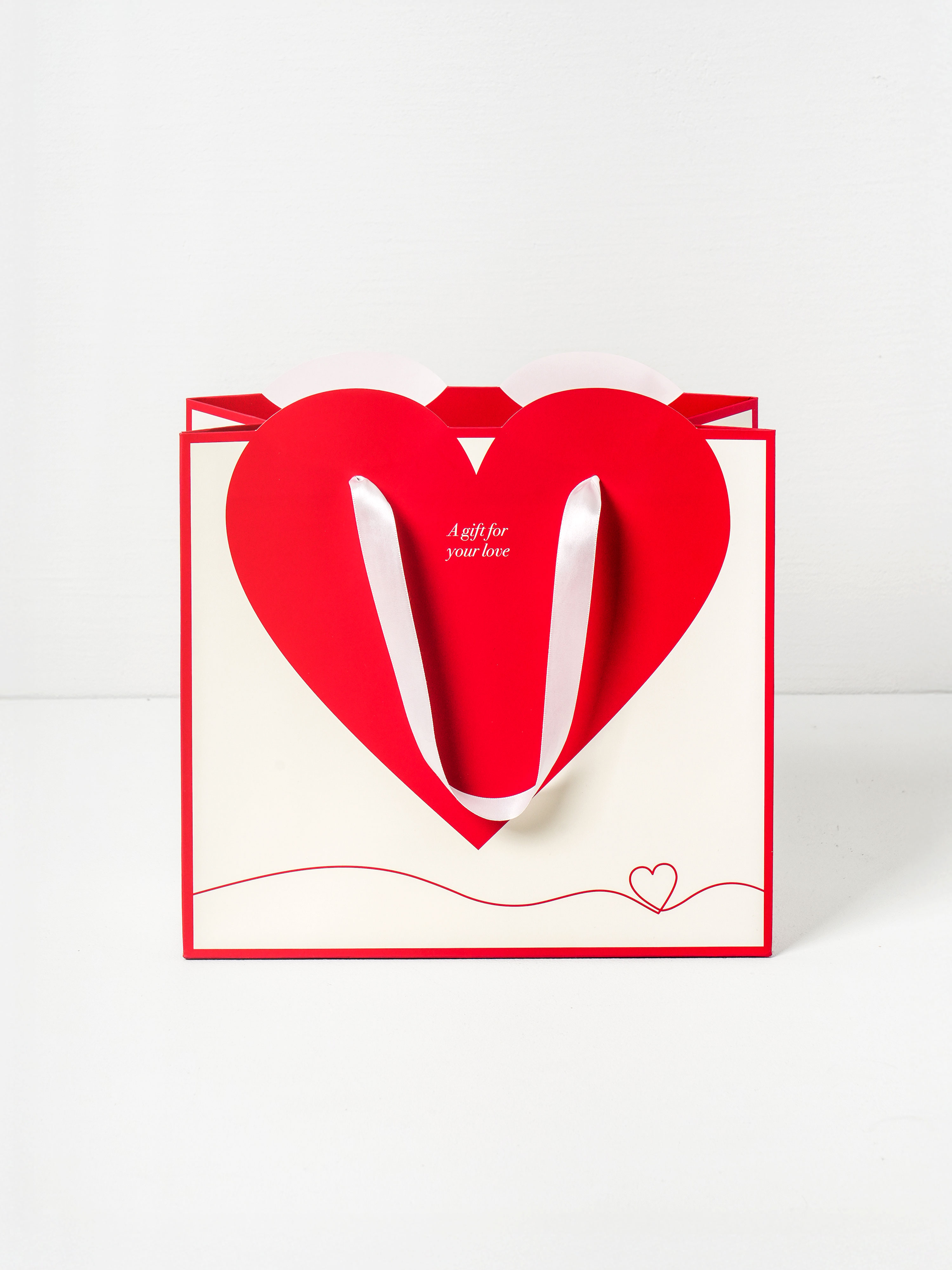 heart three dimensional shopping bag red