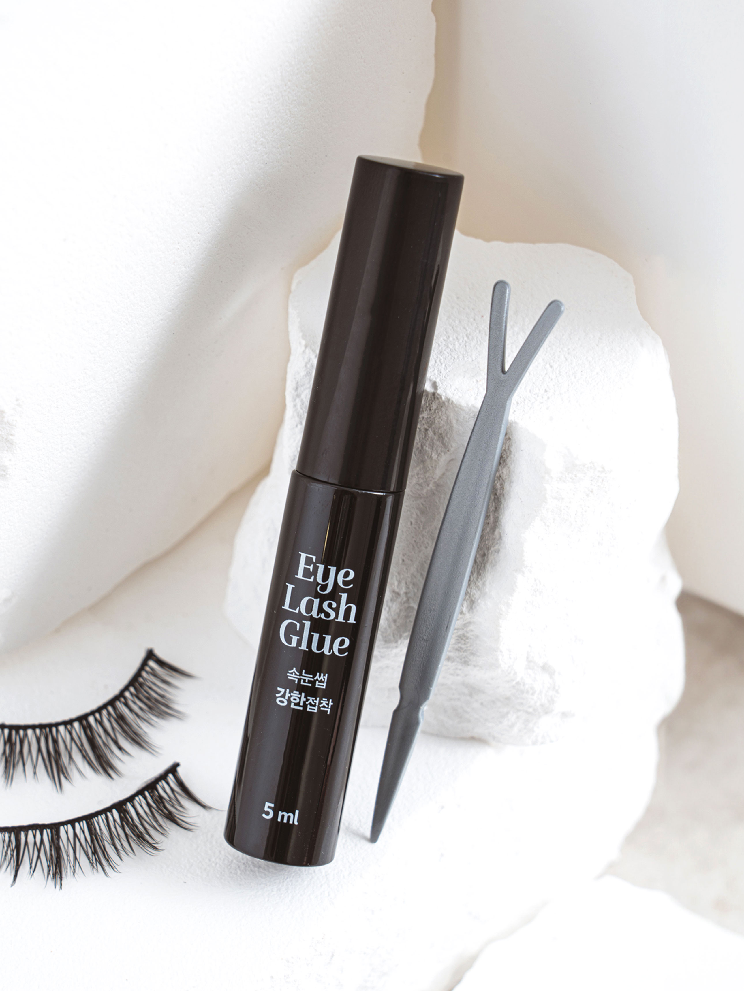 eyelash glue black