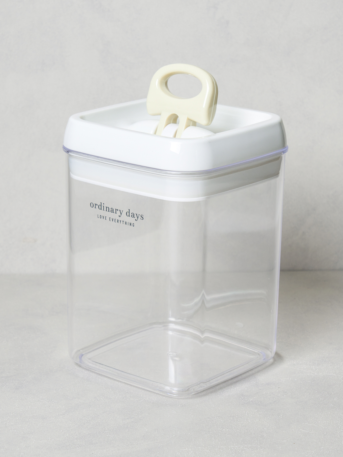 Square airtight container 1.6 L Ivory