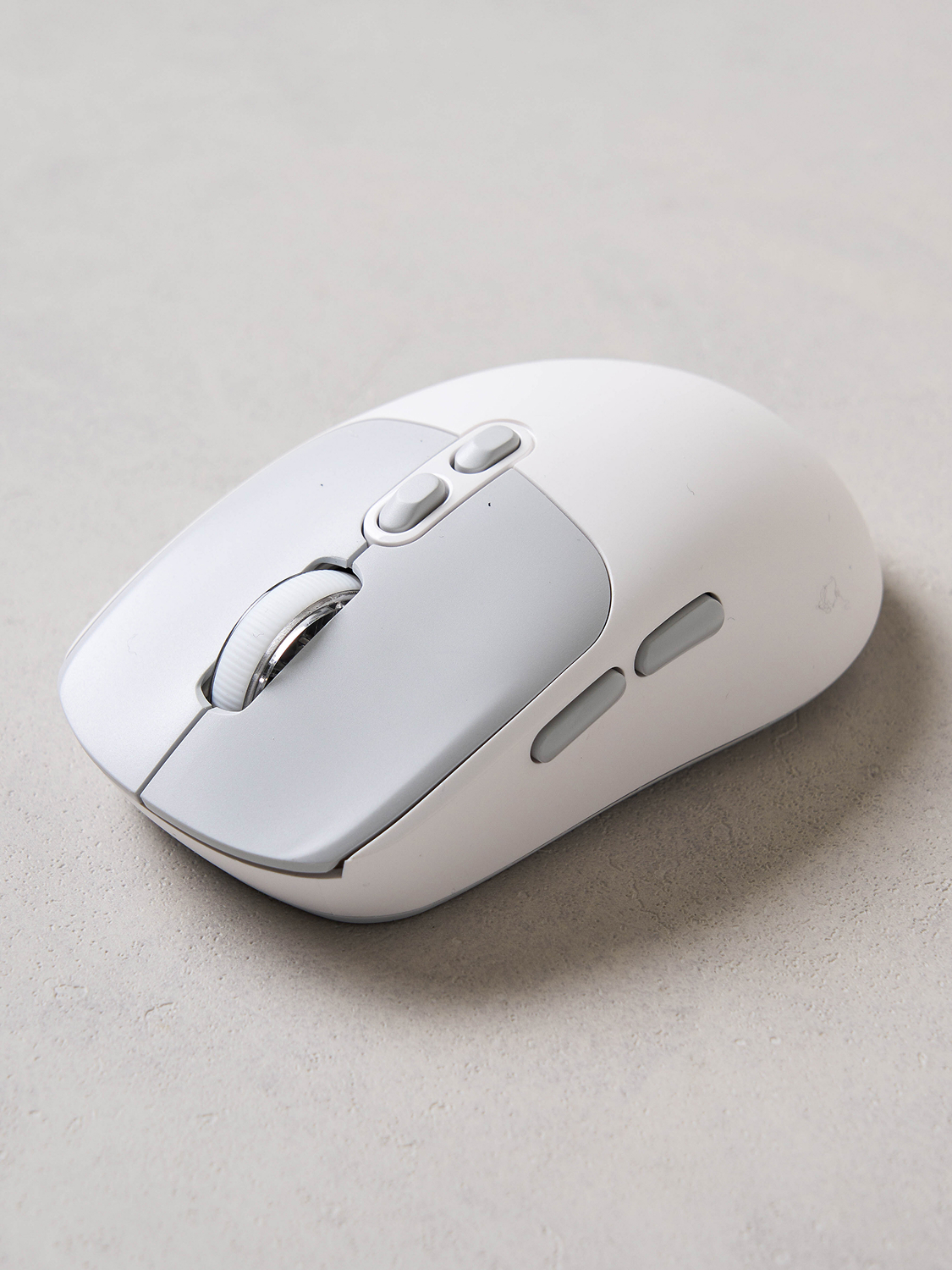 Wireless low-noise curved 7-button mouse